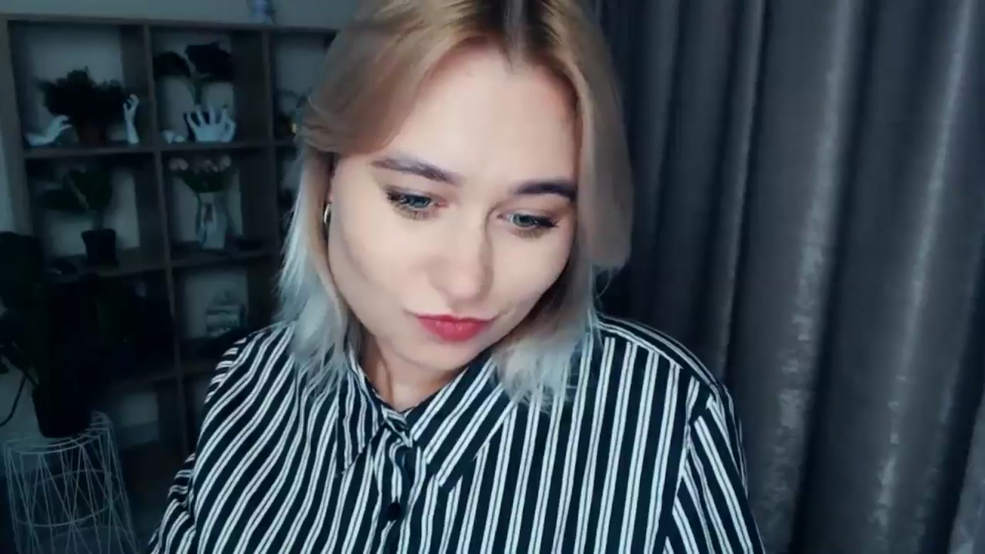 Gallery image thumbnail from Kukla_kolduna's myfreecams stream on, 11/21/2024, 19:00 image 11 of 20