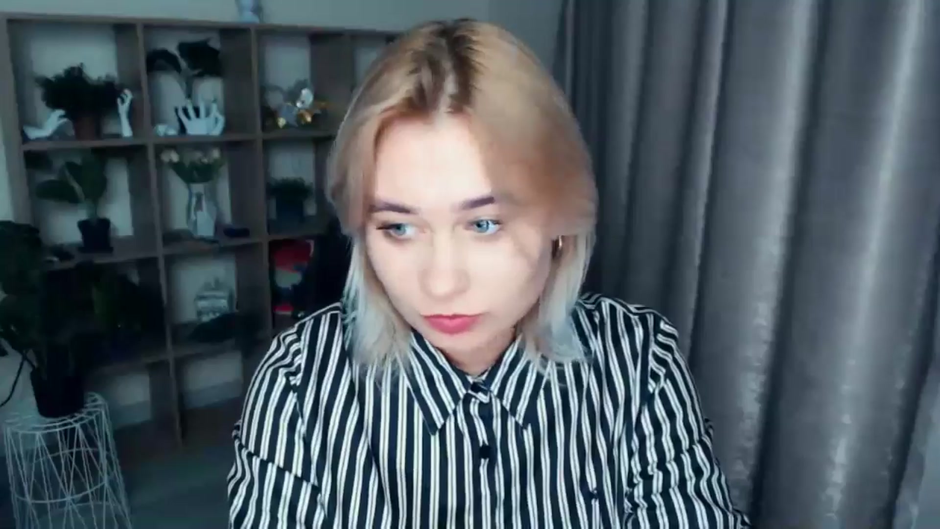Gallery image thumbnail from Kukla_kolduna's myfreecams stream on, 11/21/2024, 19:00 image 19 of 20