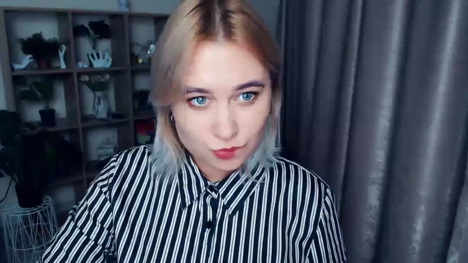 Gallery image thumbnail from Kukla_kolduna's myfreecams stream on, 11/21/2024, 19:00 image 15 of 20