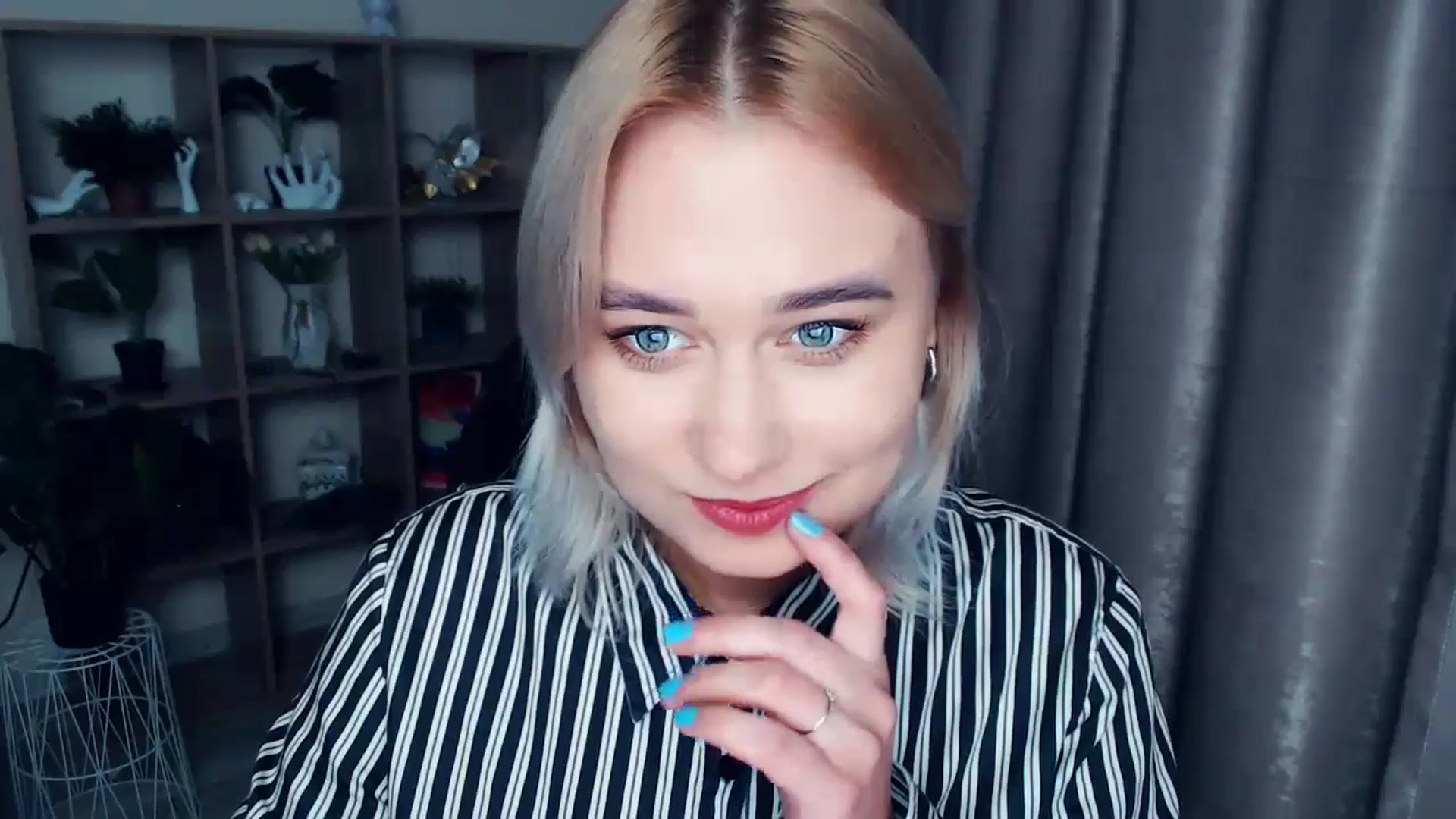Gallery image thumbnail from Kukla_kolduna's myfreecams stream on, 11/21/2024, 19:00 image 8 of 20