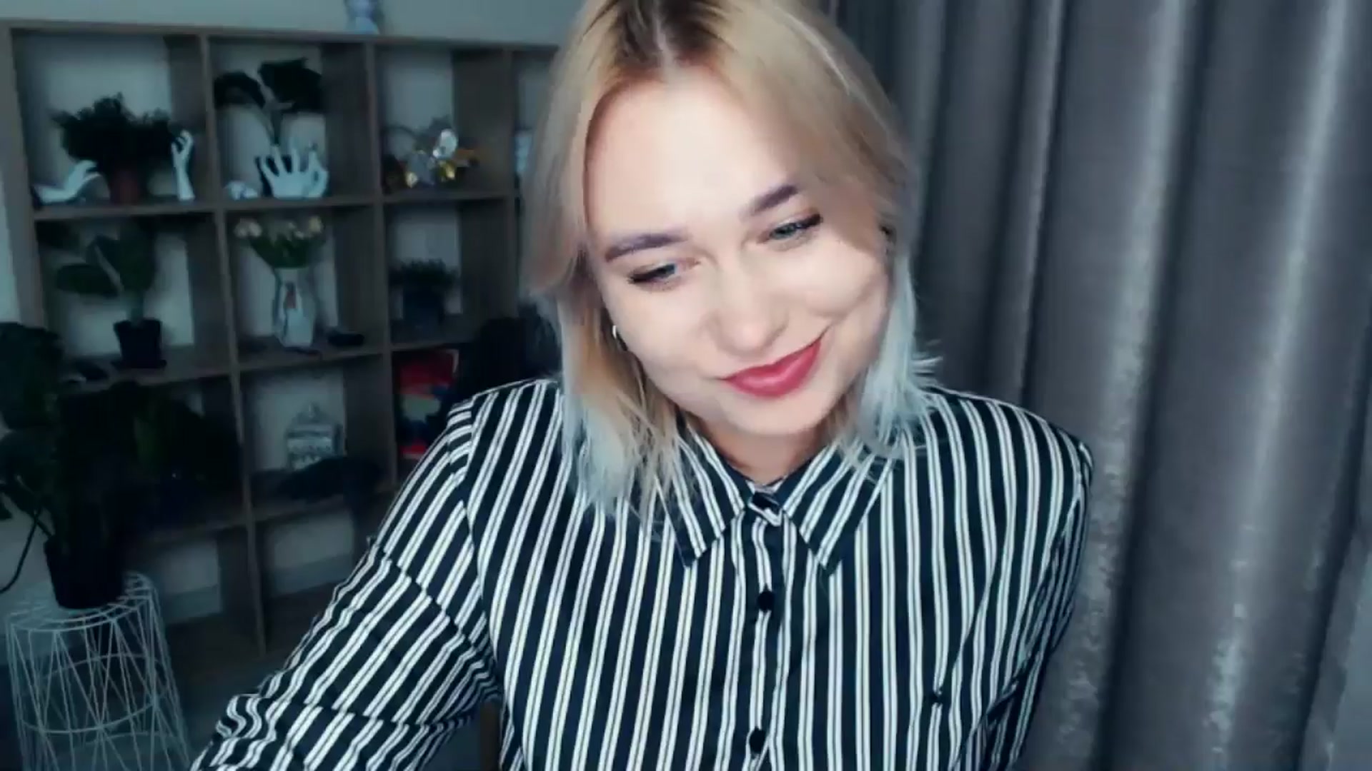 Gallery image thumbnail from Kukla_kolduna's myfreecams stream on, 11/21/2024, 19:00 image 14 of 20