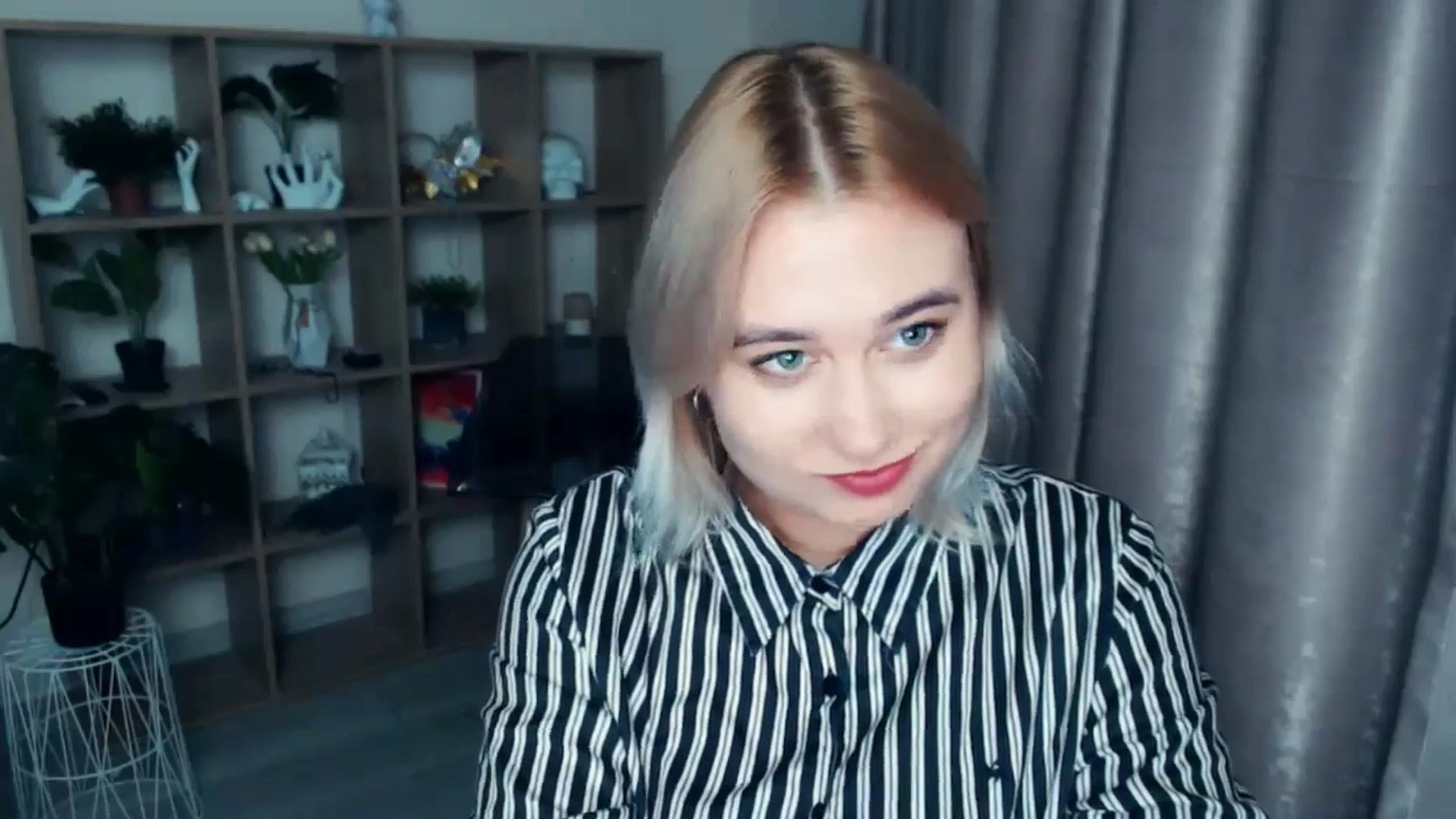 Gallery image thumbnail from Kukla_kolduna's myfreecams stream on, 11/21/2024, 19:00 image 5 of 20