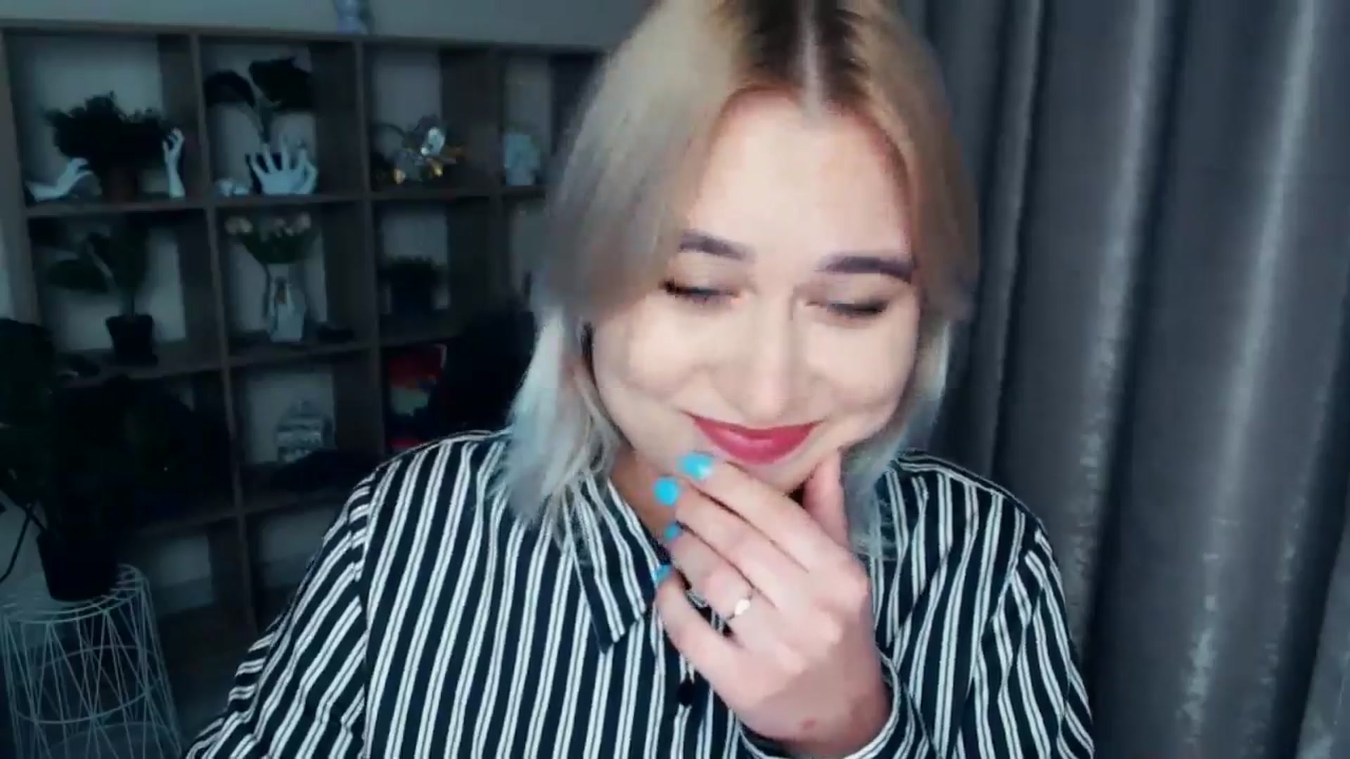 Gallery image thumbnail from Kukla_kolduna's myfreecams stream on, 11/21/2024, 19:00 image 7 of 20