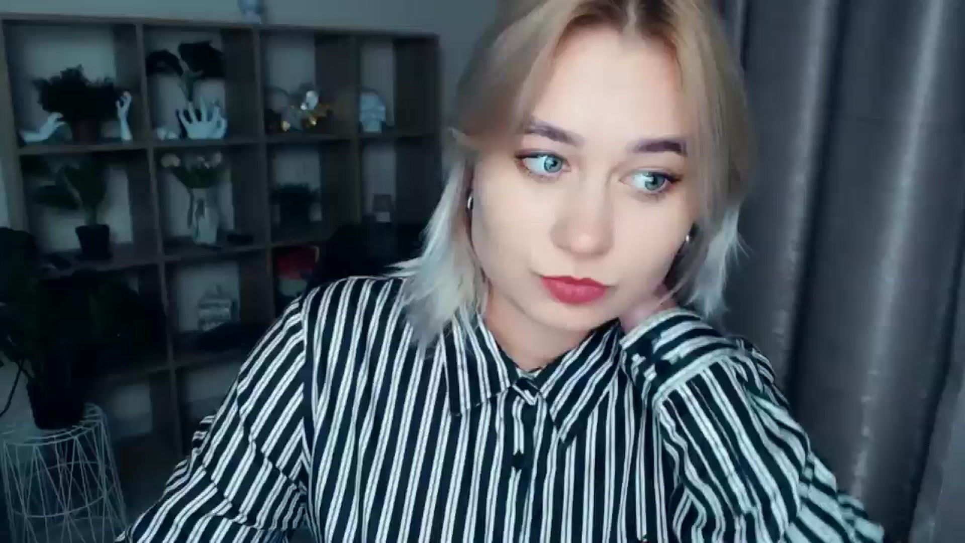 Gallery image thumbnail from Kukla_kolduna's myfreecams stream on, 11/21/2024, 19:00 image 1 of 20