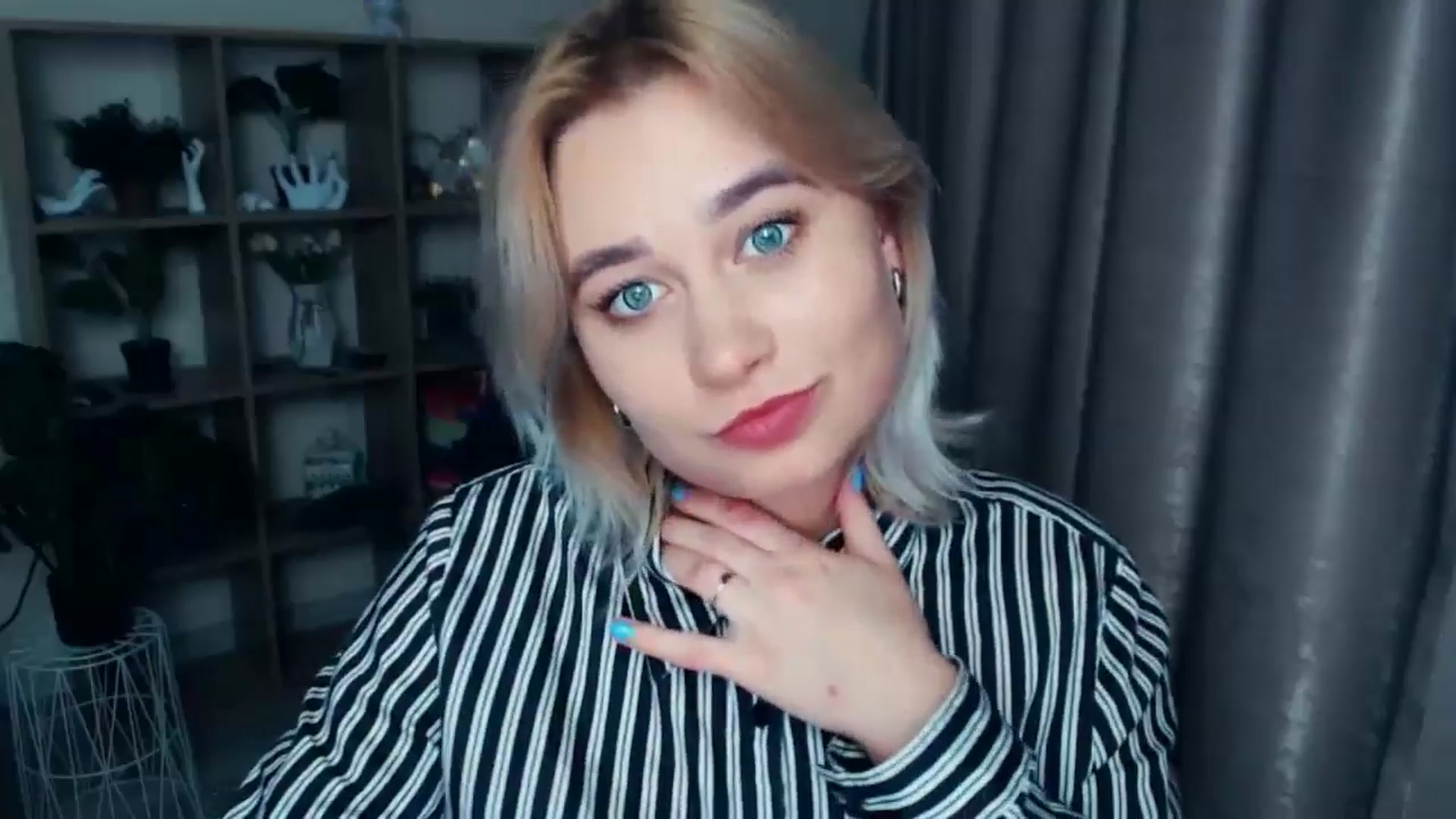 Gallery image thumbnail from Kukla_kolduna's myfreecams stream on, 11/21/2024, 19:12 image 18 of 20