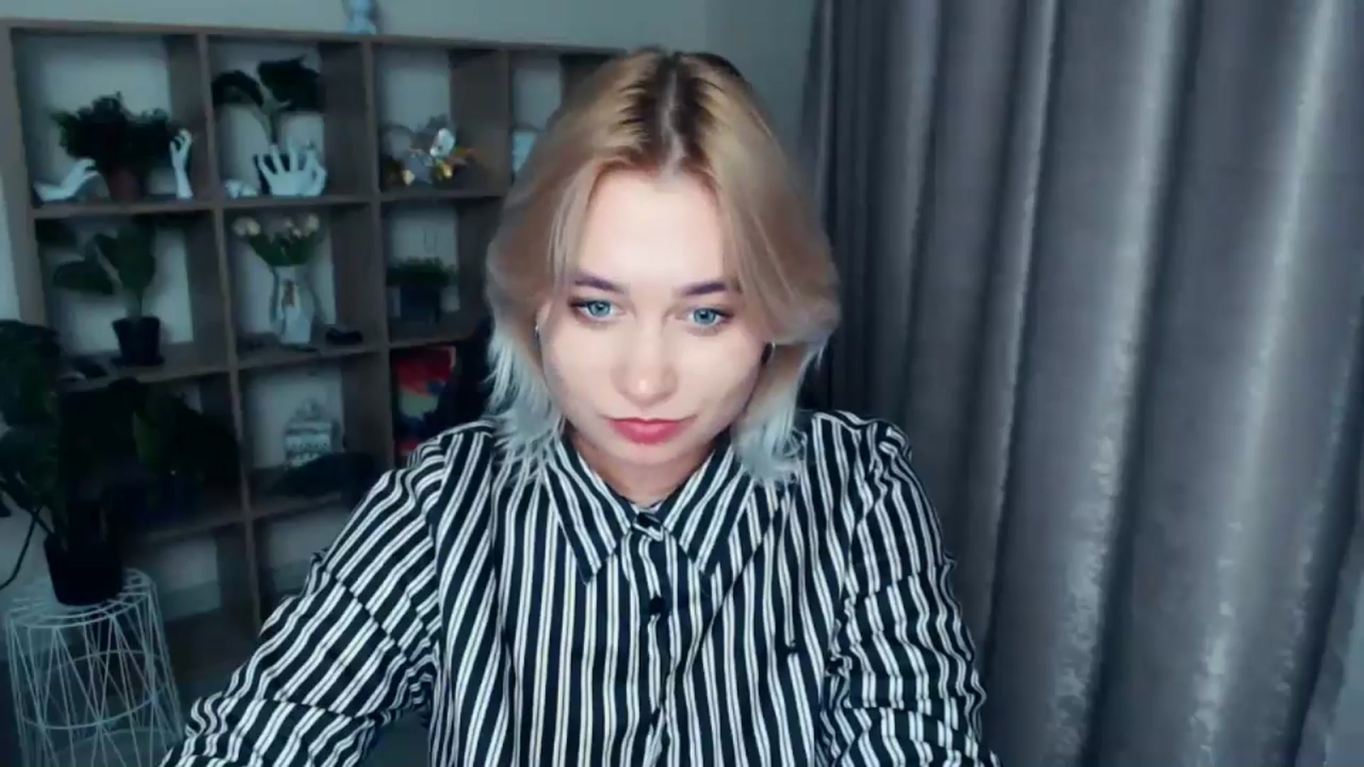 Gallery image thumbnail from Kukla_kolduna's myfreecams stream on, 11/21/2024, 19:12 image 9 of 20