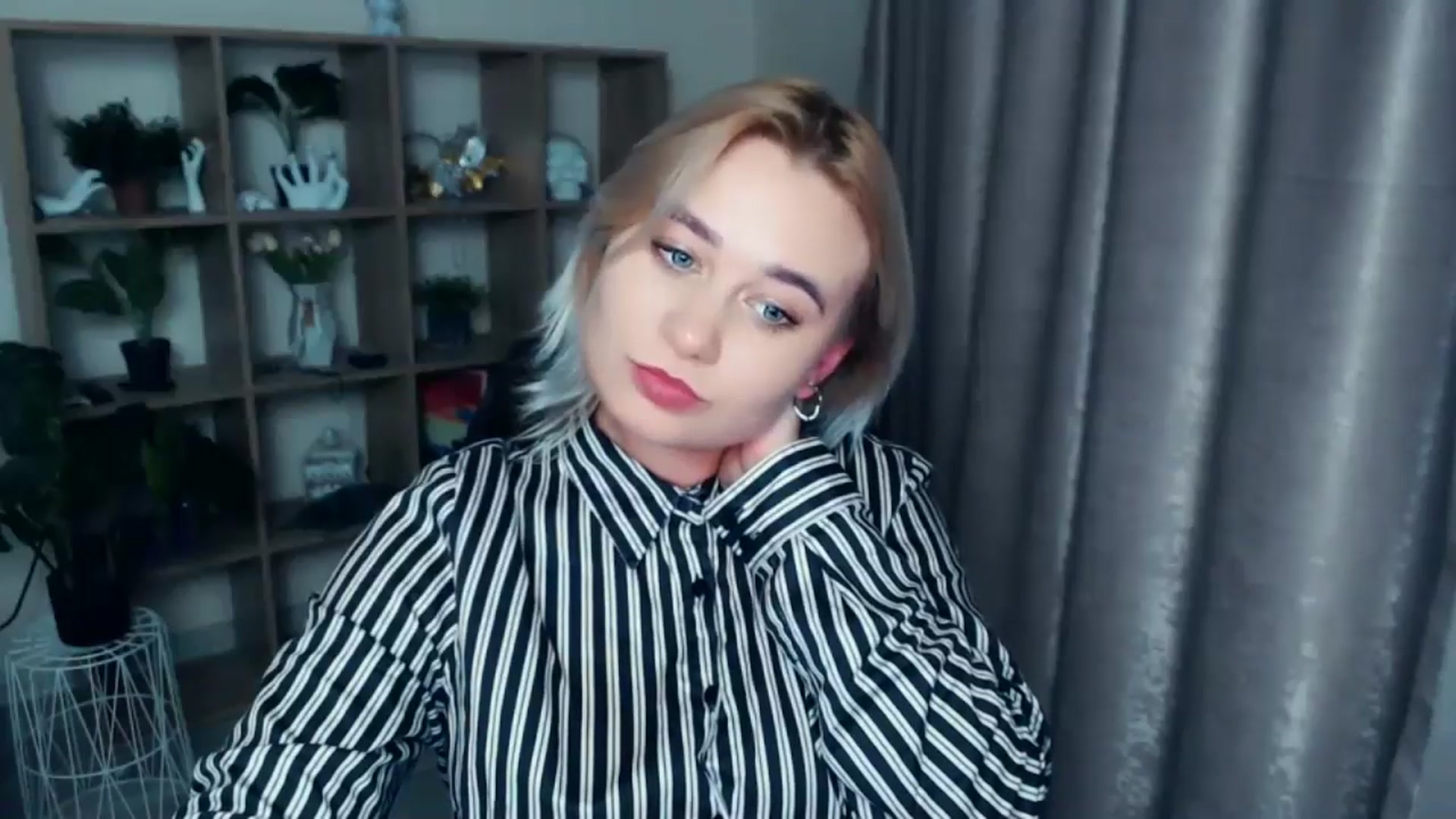 Gallery image thumbnail from Kukla_kolduna's myfreecams stream on, 11/21/2024, 19:12 image 11 of 20