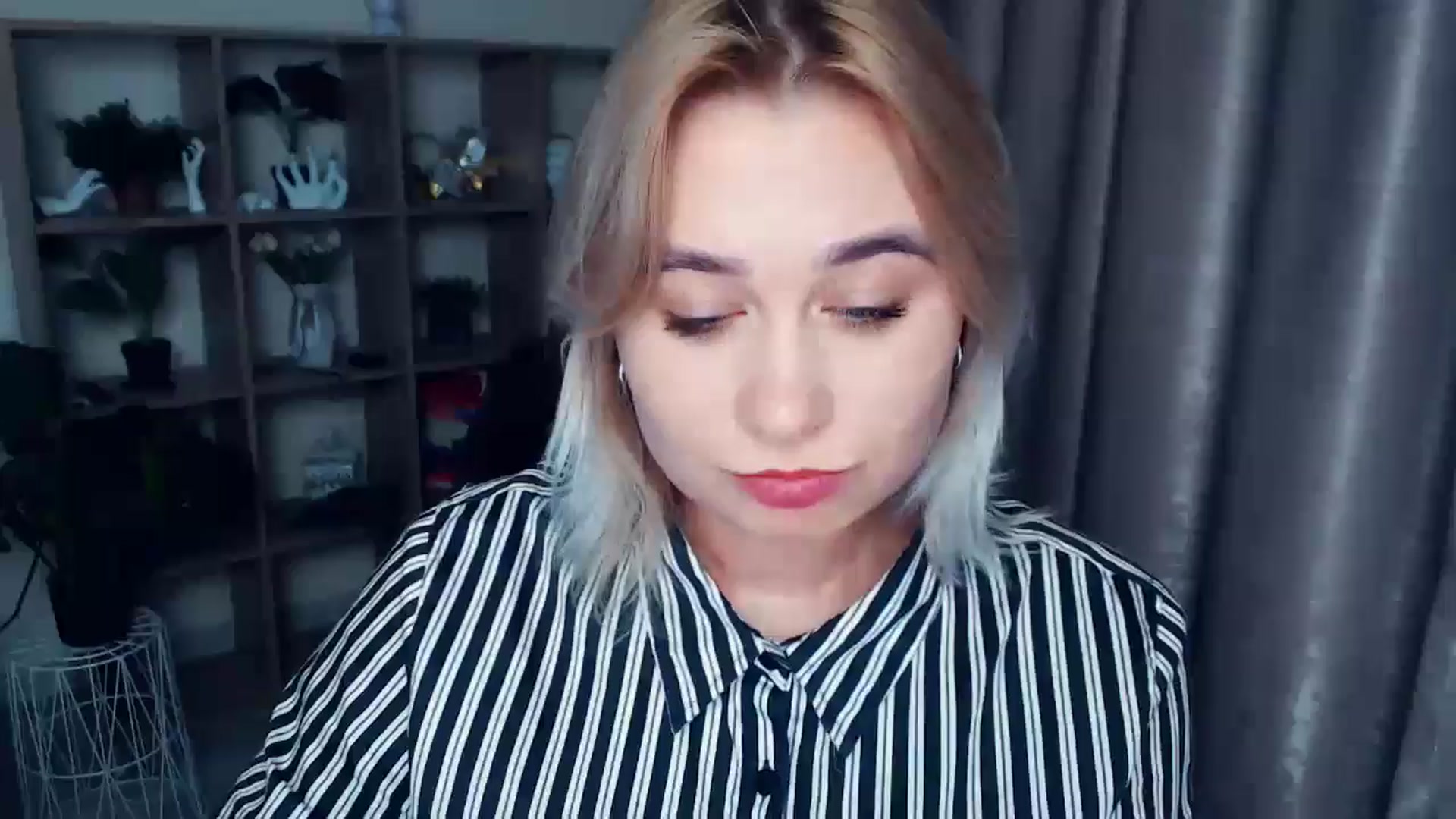 Gallery image thumbnail from Kukla_kolduna's myfreecams stream on, 11/21/2024, 19:12 image 1 of 20