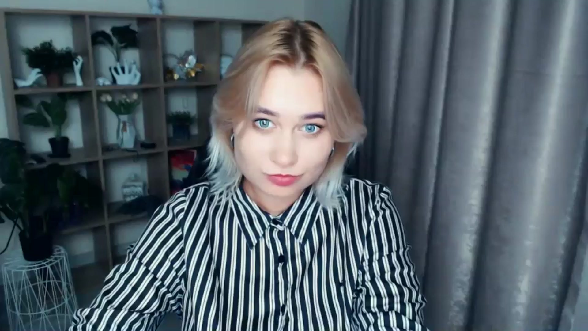 Gallery image thumbnail from Kukla_kolduna's myfreecams stream on, 11/21/2024, 19:12 image 5 of 20