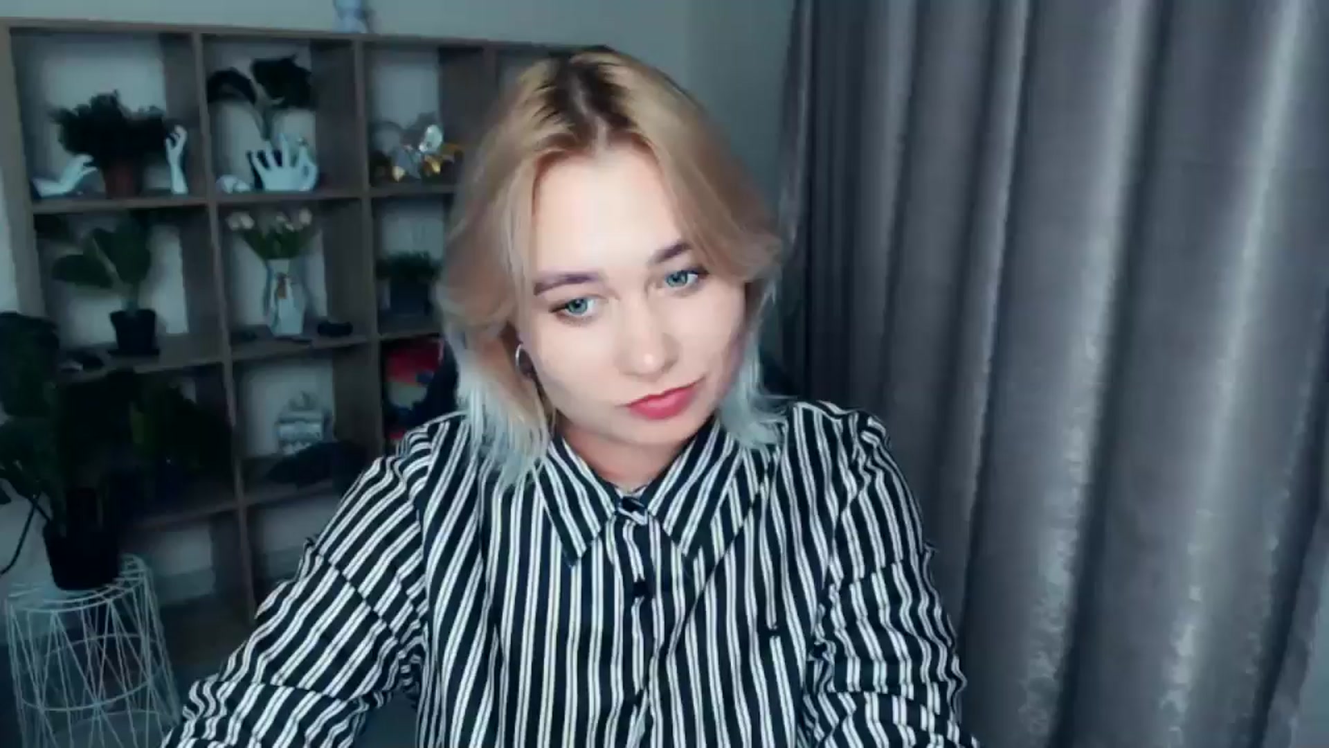 Gallery image thumbnail from Kukla_kolduna's myfreecams stream on, 11/21/2024, 19:12 image 8 of 20
