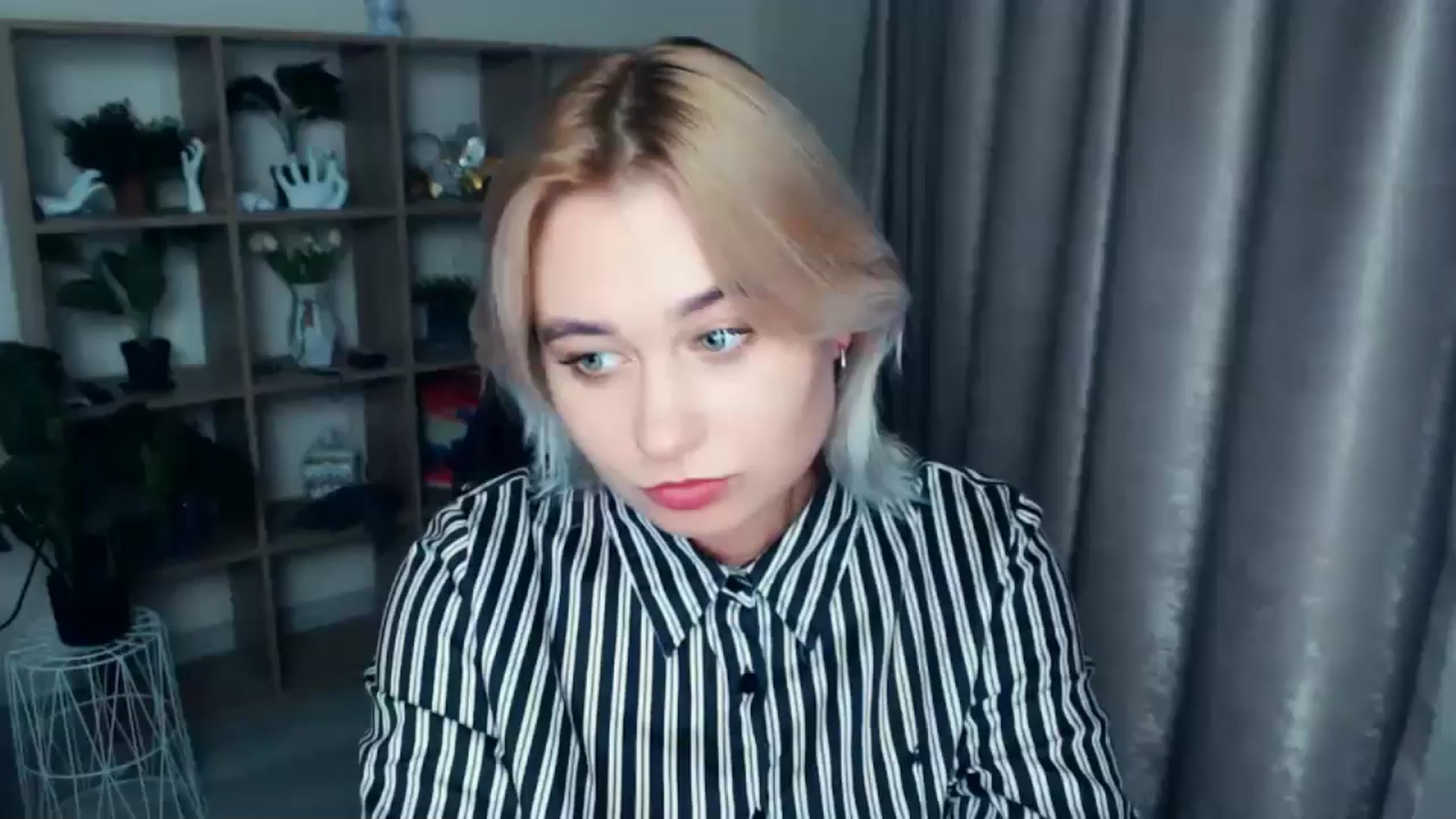 Gallery image thumbnail from Kukla_kolduna's myfreecams stream on, 11/21/2024, 19:12 image 3 of 20