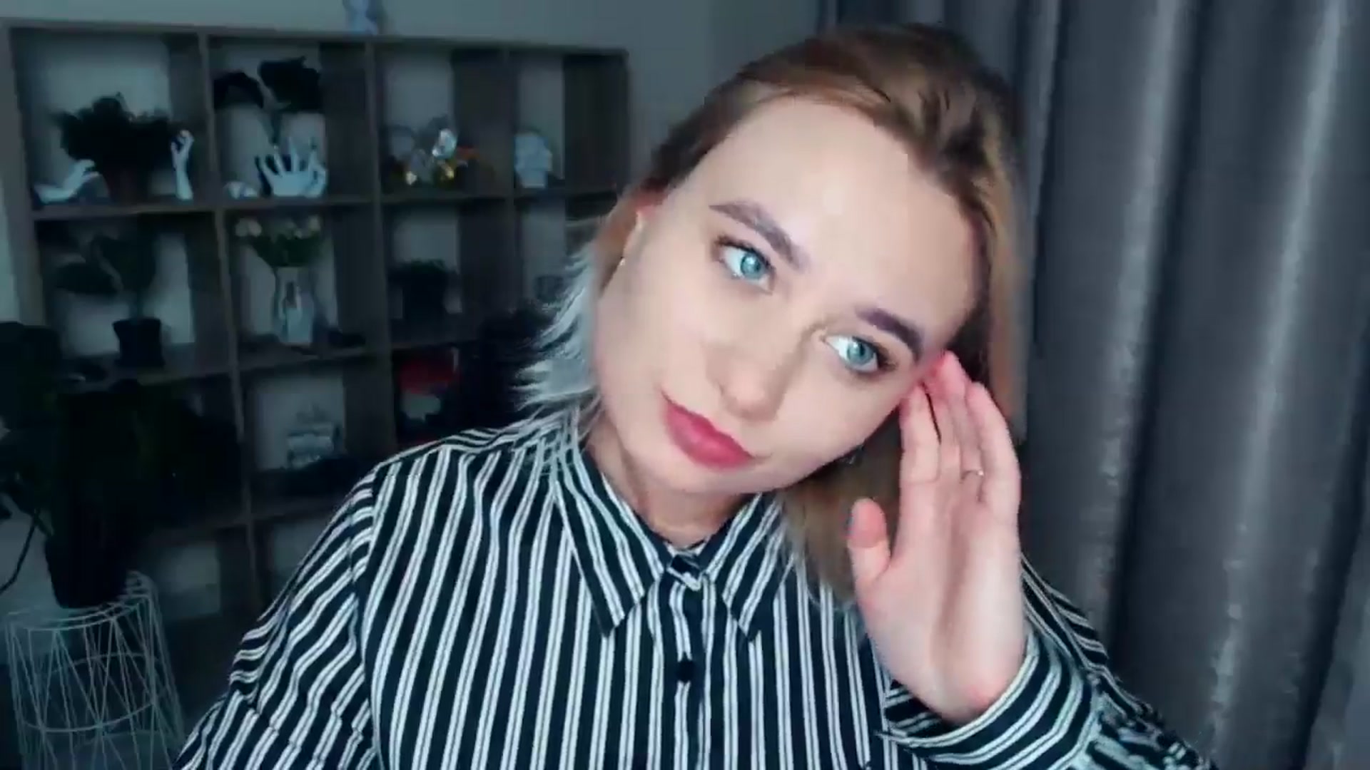 Gallery image thumbnail from Kukla_kolduna's myfreecams stream on, 11/21/2024, 19:12 image 14 of 20