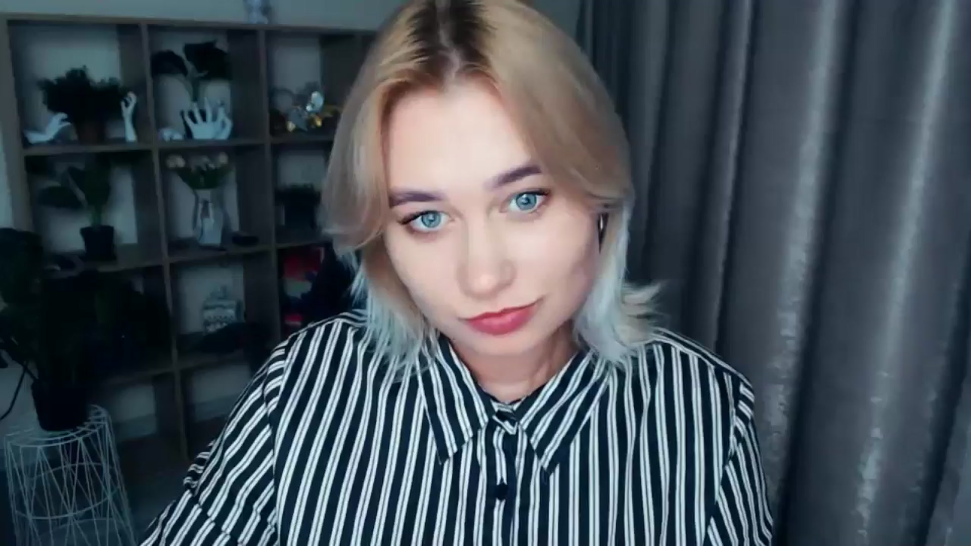 Gallery image thumbnail from Kukla_kolduna's myfreecams stream on, 11/21/2024, 19:12 image 15 of 20