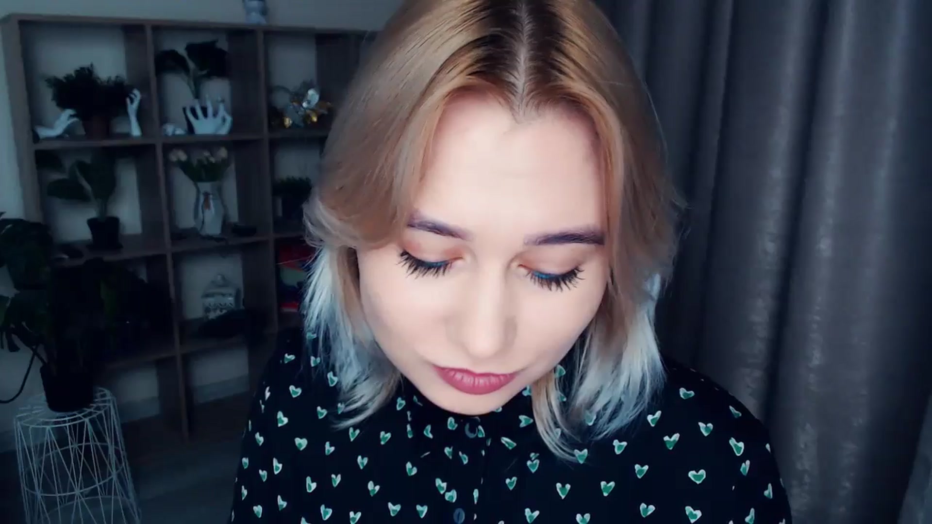 Gallery image thumbnail from Kukla_kolduna's myfreecams stream on, 11/22/2024, 16:00 image 10 of 20