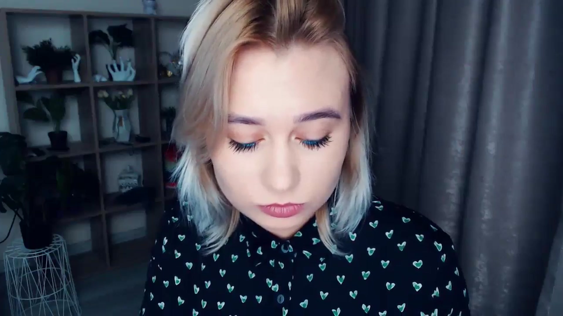 Gallery image thumbnail from Kukla_kolduna's myfreecams stream on, 11/22/2024, 16:00 image 12 of 20