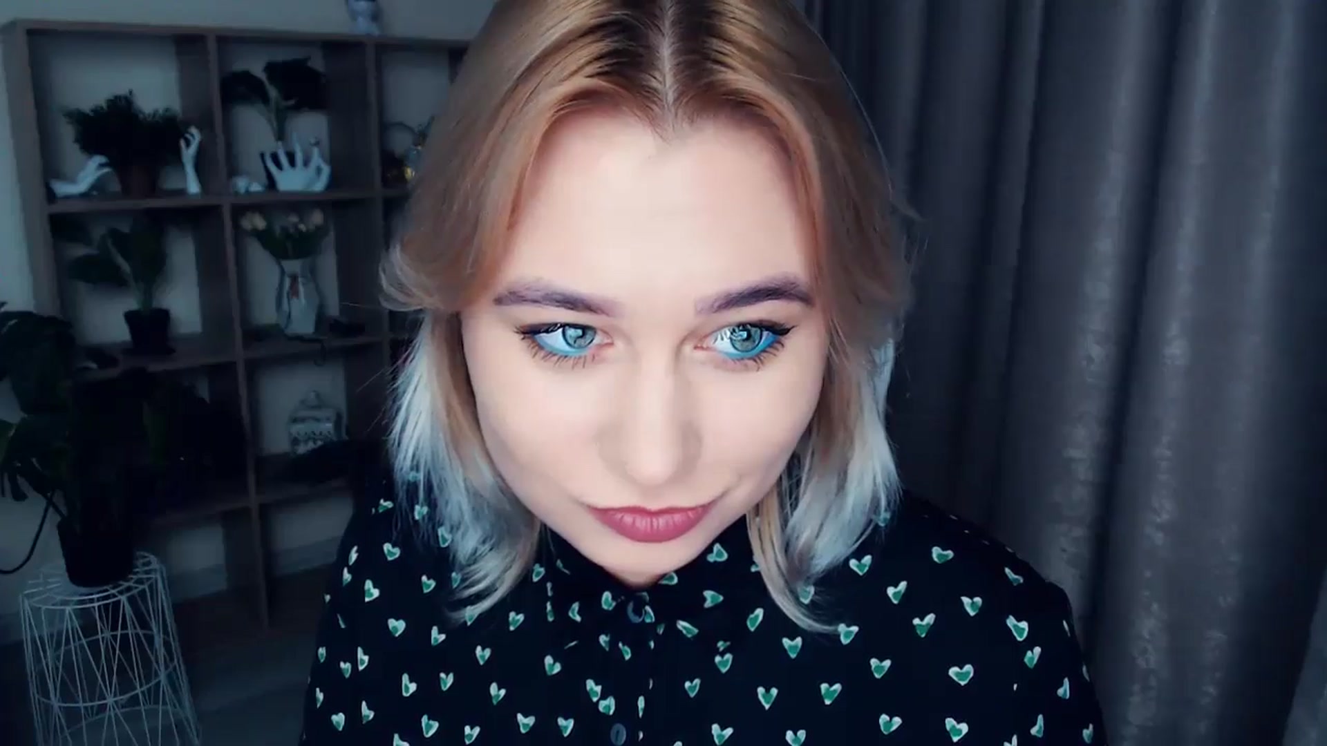 Gallery image thumbnail from Kukla_kolduna's myfreecams stream on, 11/22/2024, 16:00 image 9 of 20