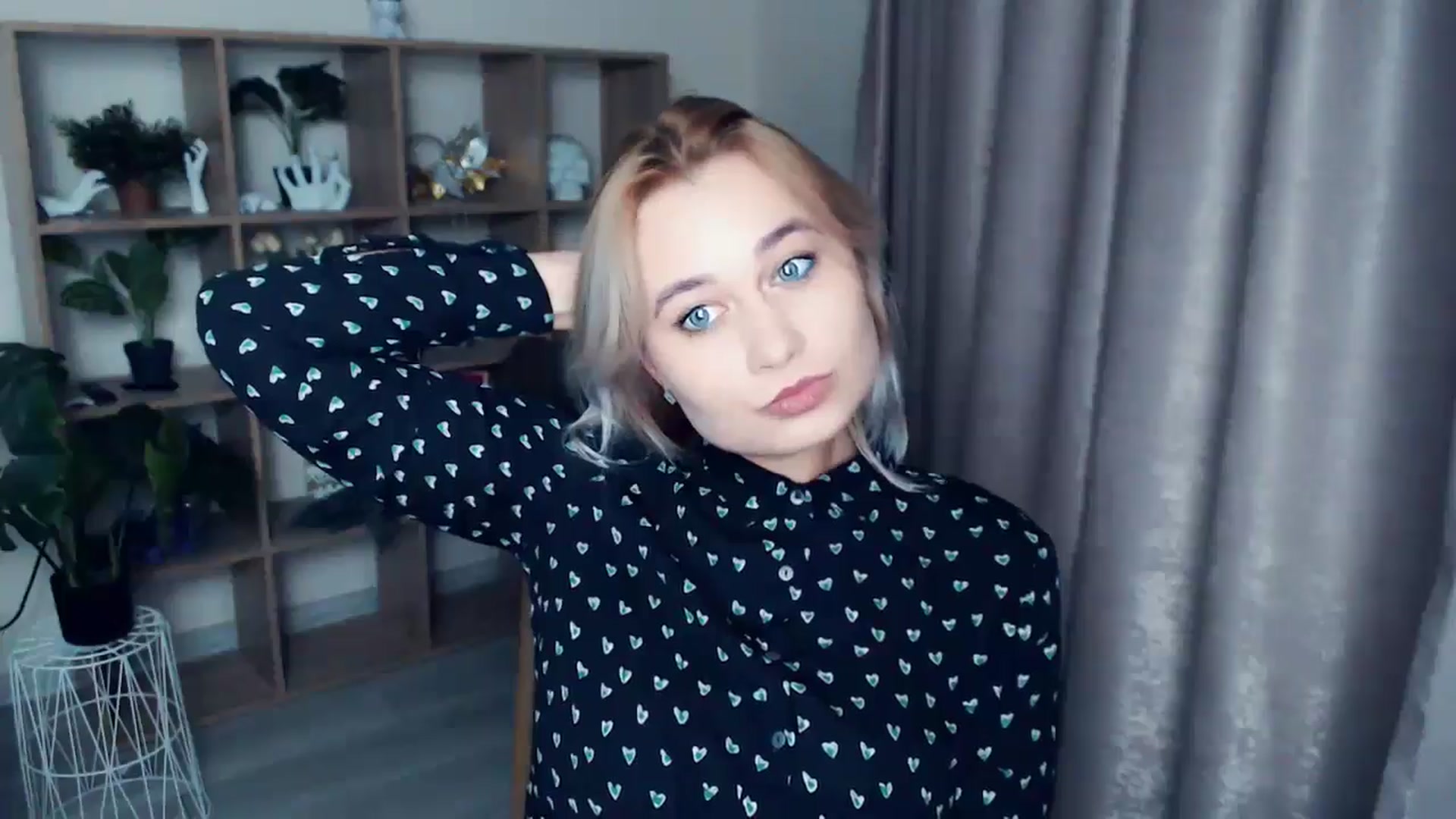 Gallery image thumbnail from Kukla_kolduna's myfreecams stream on, 11/22/2024, 16:00 image 18 of 20
