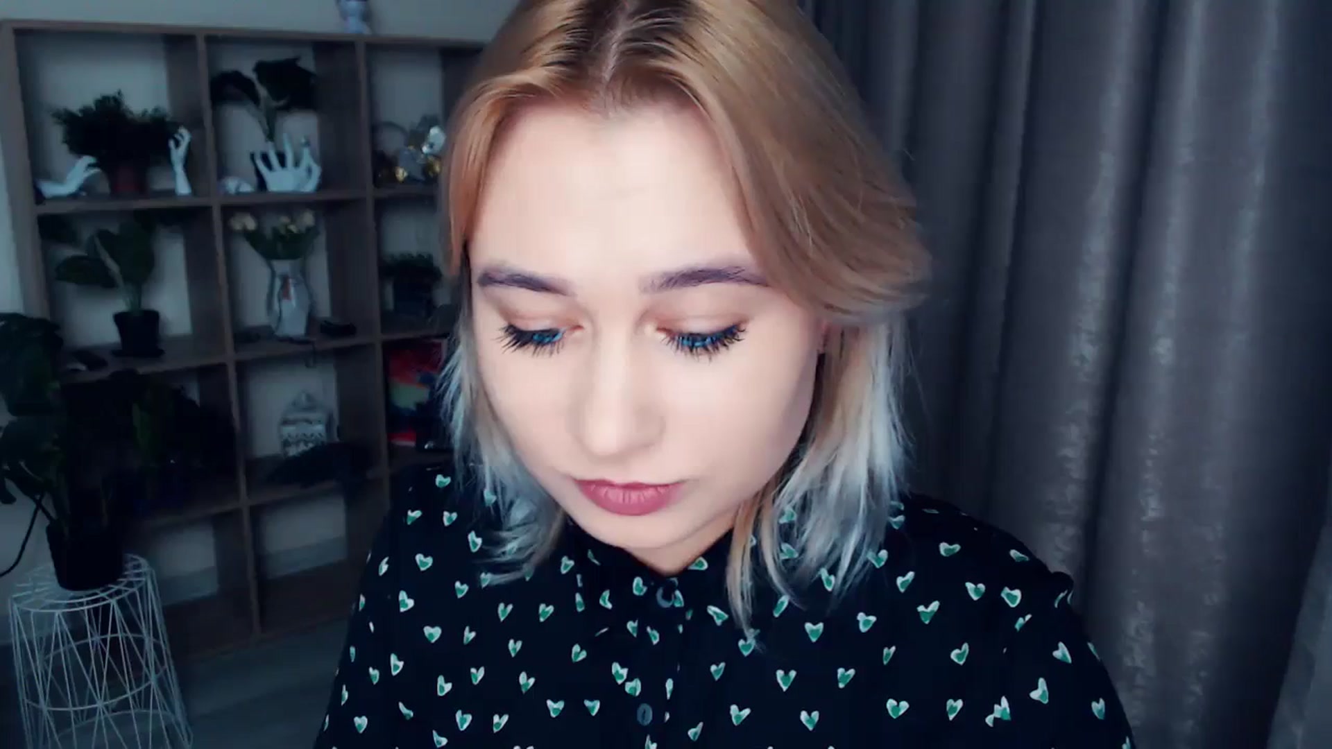 Gallery image thumbnail from Kukla_kolduna's myfreecams stream on, 11/22/2024, 16:00 image 13 of 20