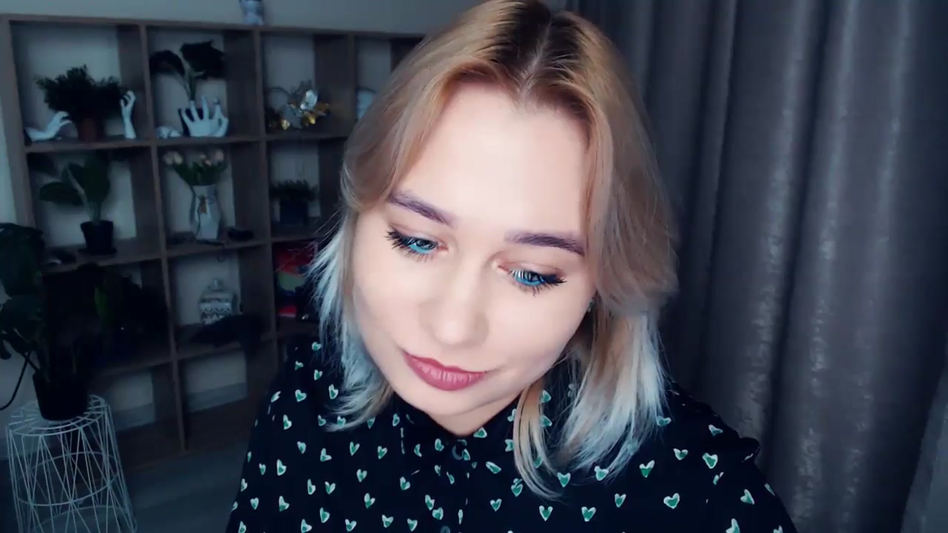 Gallery image thumbnail from Kukla_kolduna's myfreecams stream on, 11/22/2024, 16:00 image 15 of 20
