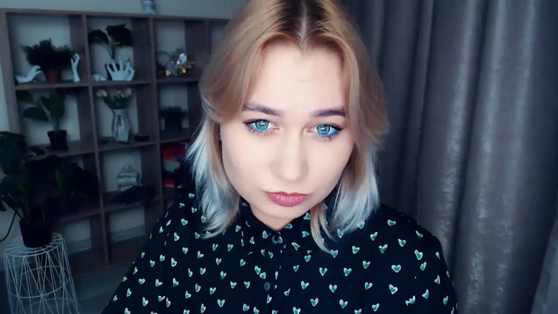 Gallery image thumbnail from Kukla_kolduna's myfreecams stream on, 11/22/2024, 16:00 image 14 of 20