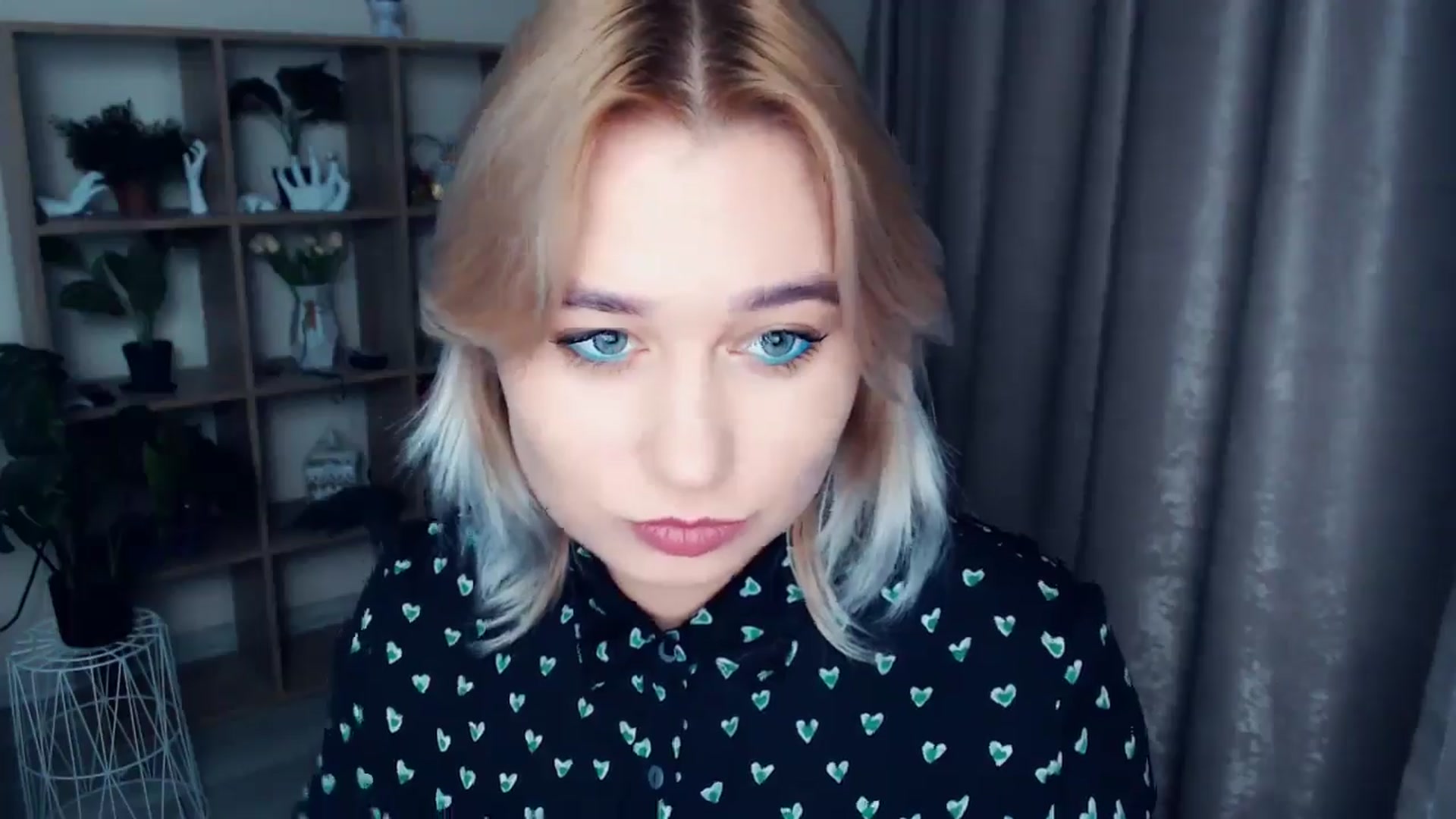 Gallery image thumbnail from Kukla_kolduna's myfreecams stream on, 11/22/2024, 16:00 image 7 of 20