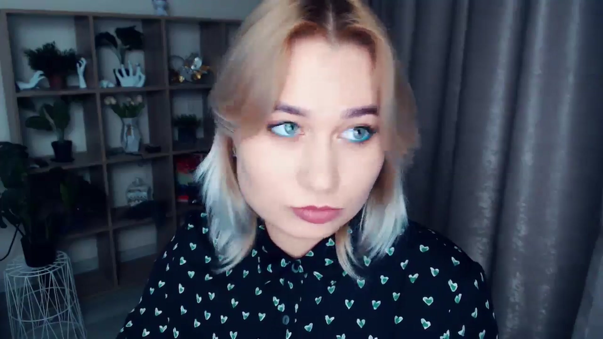 Gallery image thumbnail from Kukla_kolduna's myfreecams stream on, 11/22/2024, 16:00 image 16 of 20