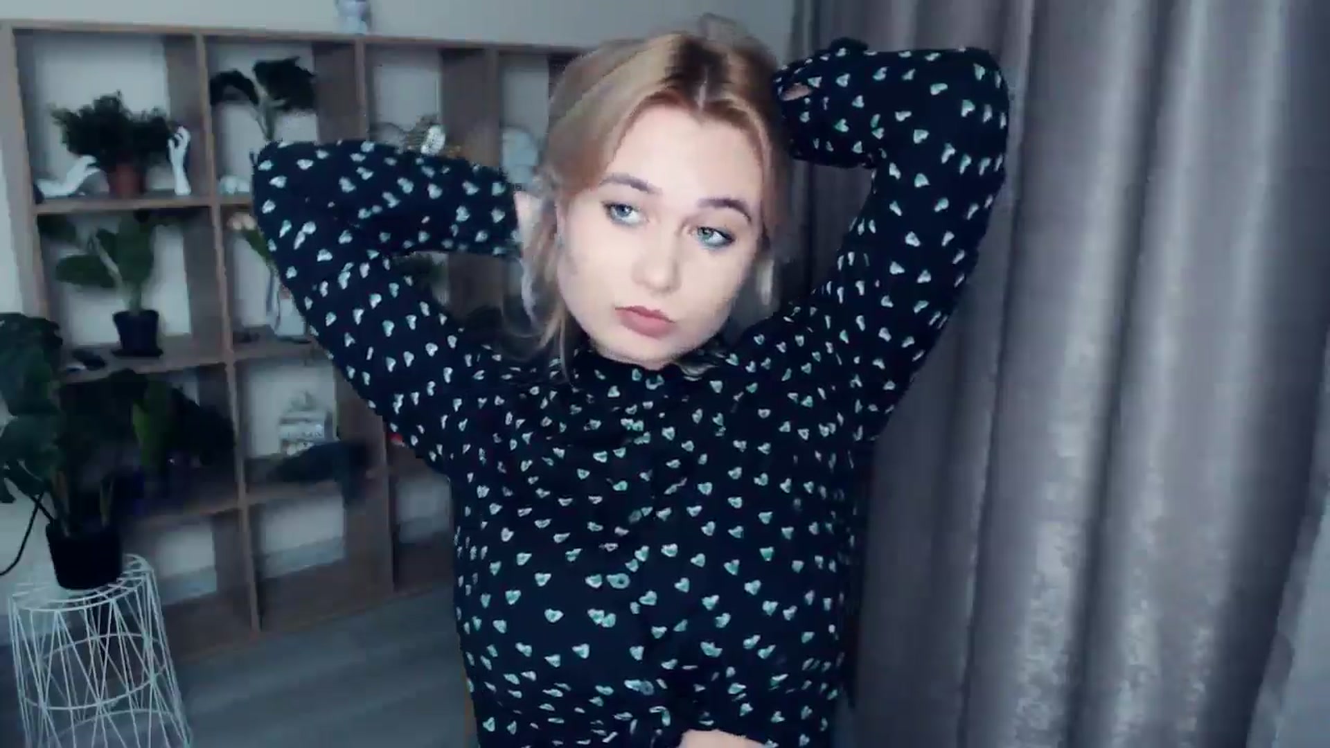 Gallery image thumbnail from Kukla_kolduna's myfreecams stream on, 11/22/2024, 17:10 image 7 of 20