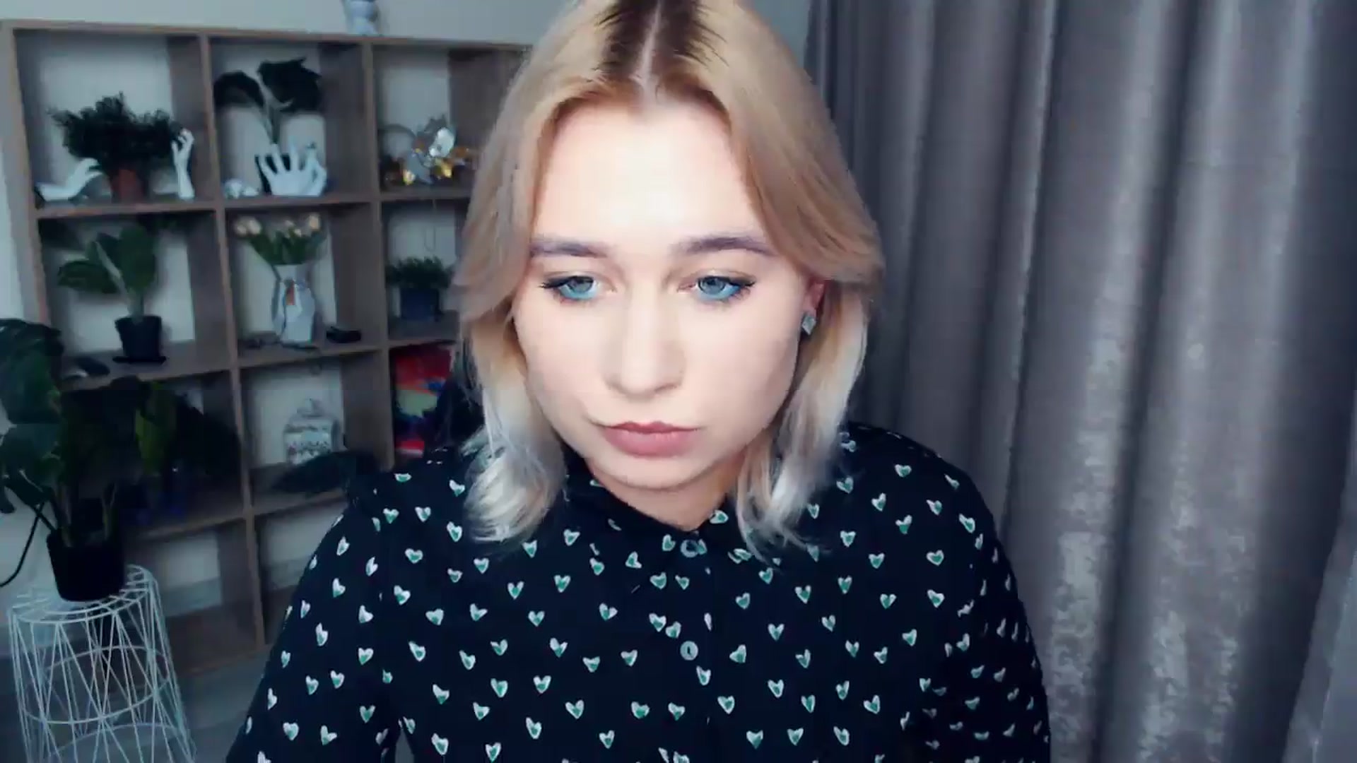 Gallery image thumbnail from Kukla_kolduna's myfreecams stream on, 11/22/2024, 17:10 image 9 of 20