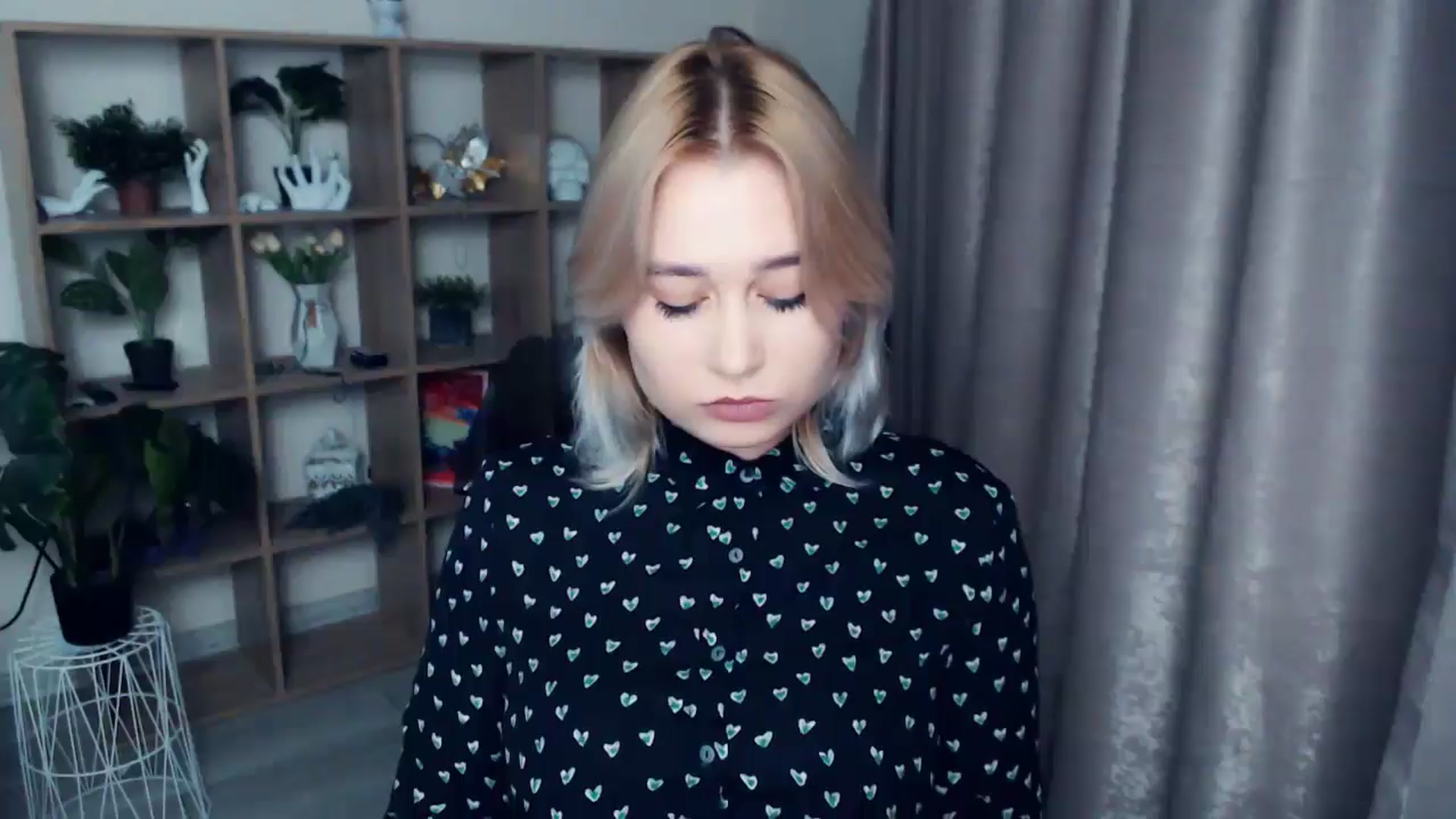 Gallery image thumbnail from Kukla_kolduna's myfreecams stream on, 11/22/2024, 17:10 image 2 of 20