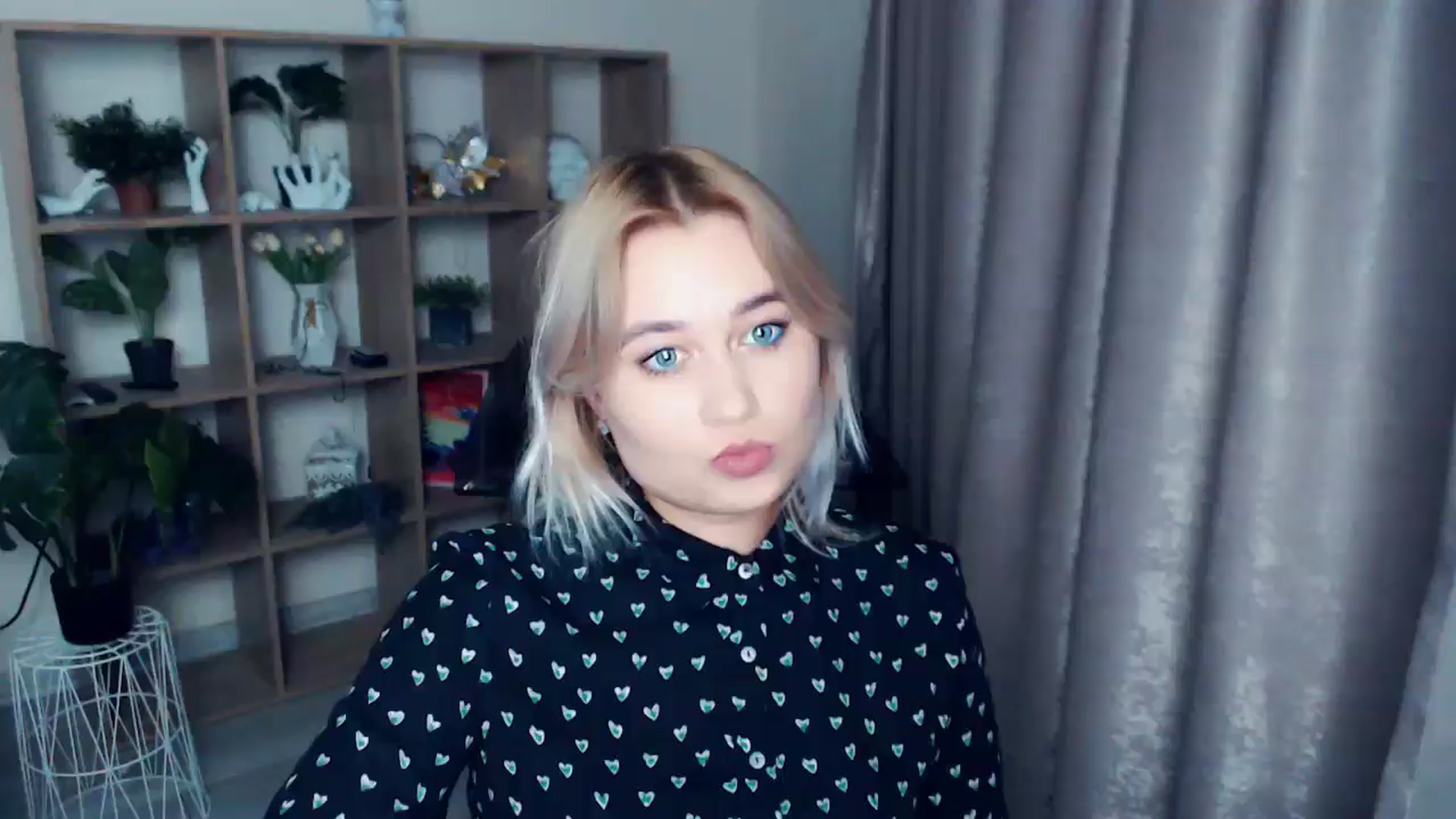 Gallery image thumbnail from Kukla_kolduna's myfreecams stream on, 11/22/2024, 17:10 image 13 of 20