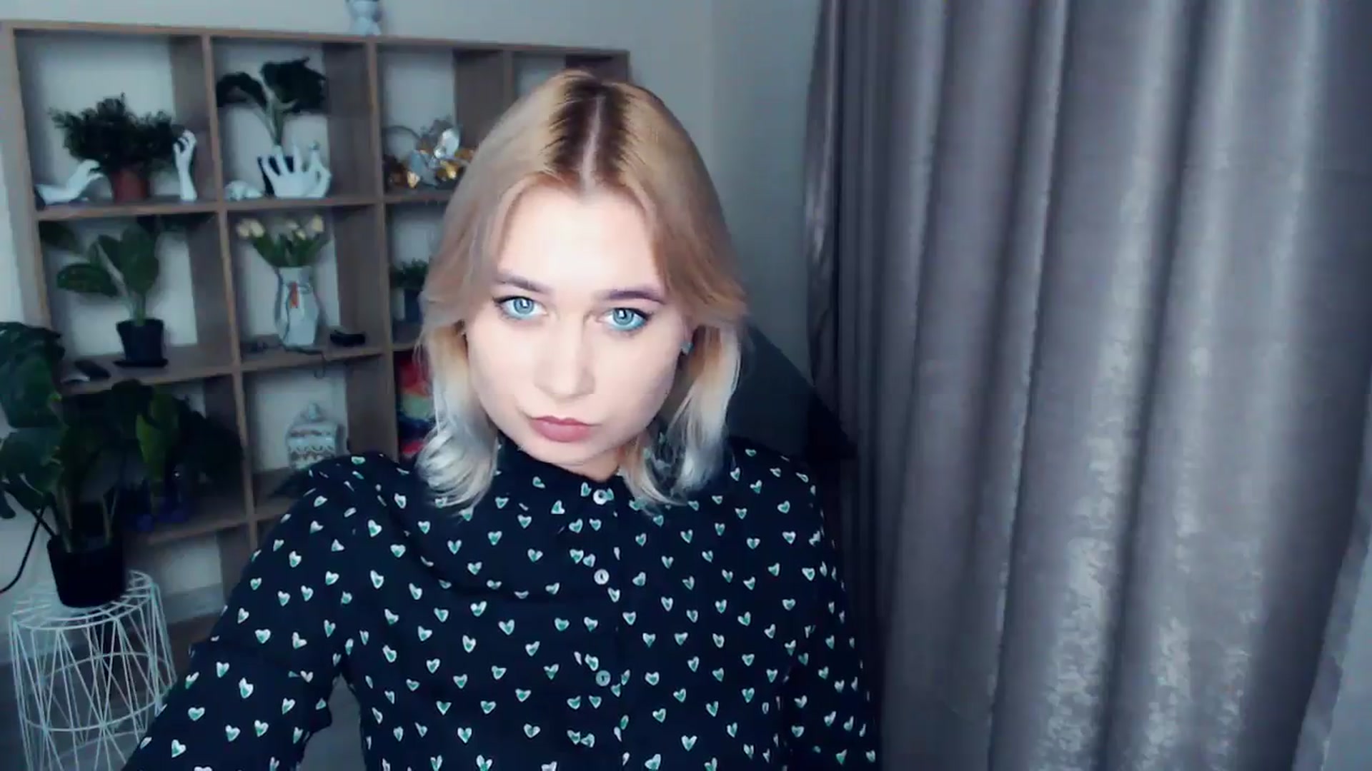 Gallery image thumbnail from Kukla_kolduna's myfreecams stream on, 11/22/2024, 17:10 image 10 of 20