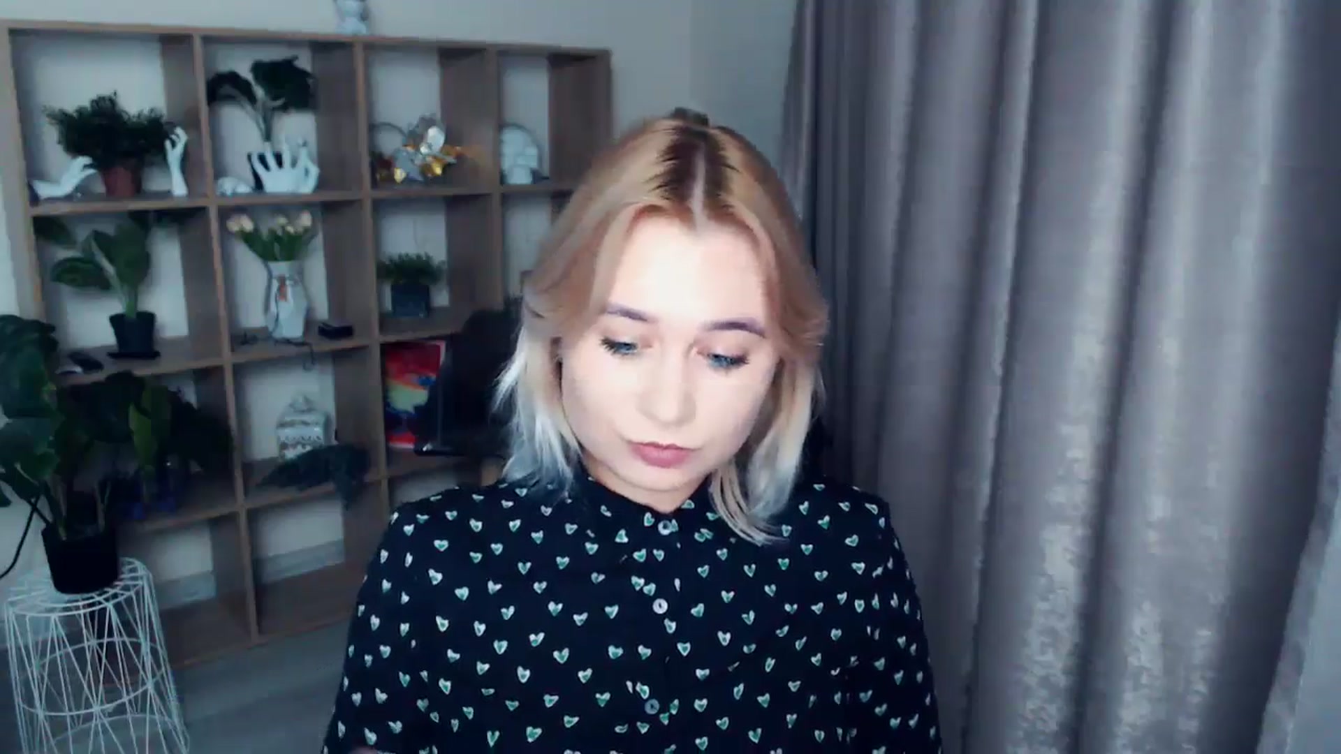 Gallery image thumbnail from Kukla_kolduna's myfreecams stream on, 11/22/2024, 17:10 image 16 of 20