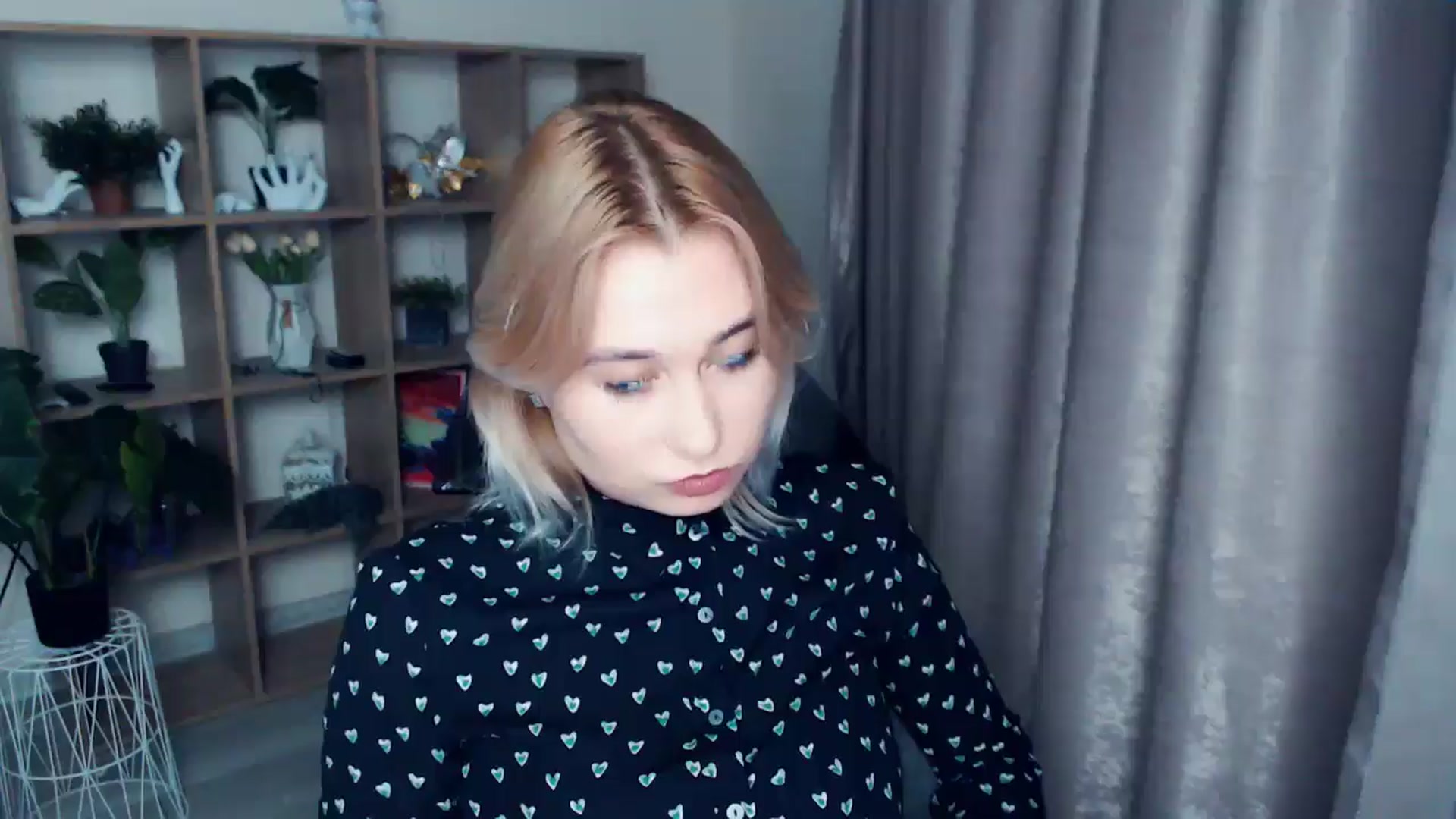 Gallery image thumbnail from Kukla_kolduna's myfreecams stream on, 11/22/2024, 17:10 image 18 of 20