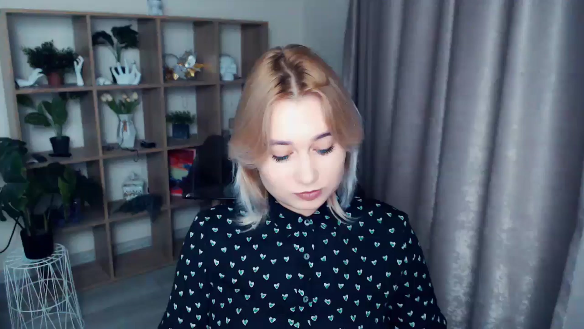 Gallery image thumbnail from Kukla_kolduna's myfreecams stream on, 11/22/2024, 17:10 image 6 of 20