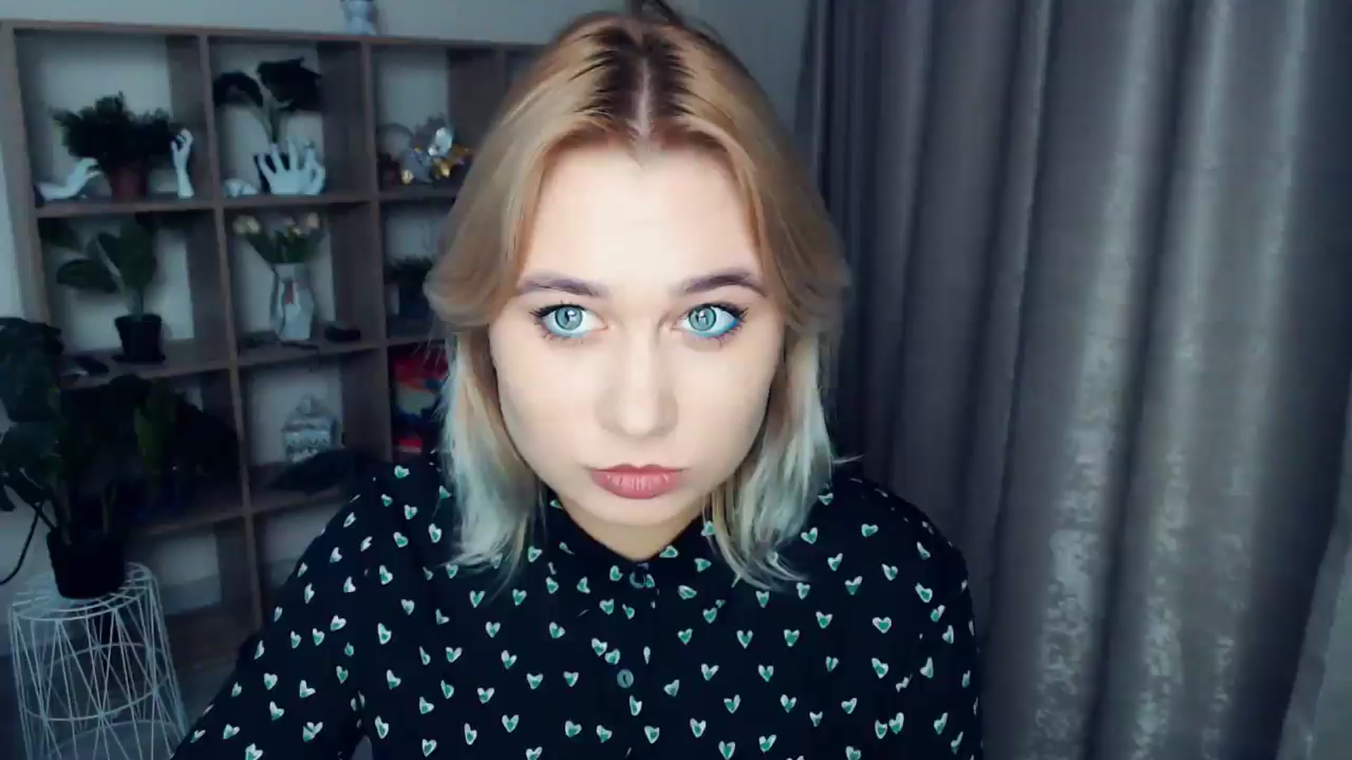 Gallery image thumbnail from Kukla_kolduna's myfreecams stream on, 11/22/2024, 17:10 image 1 of 20