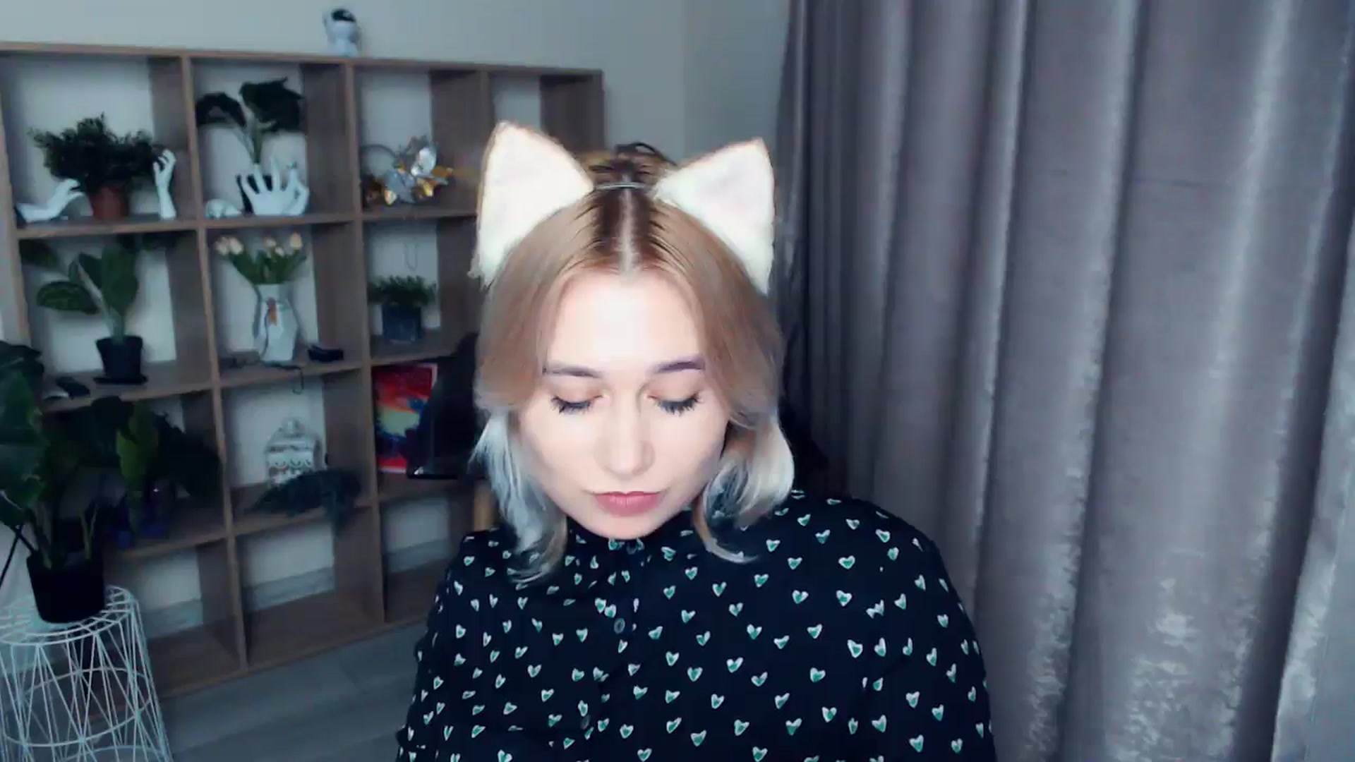Gallery image thumbnail from Kukla_kolduna's myfreecams stream on, 11/22/2024, 18:08 image 15 of 20