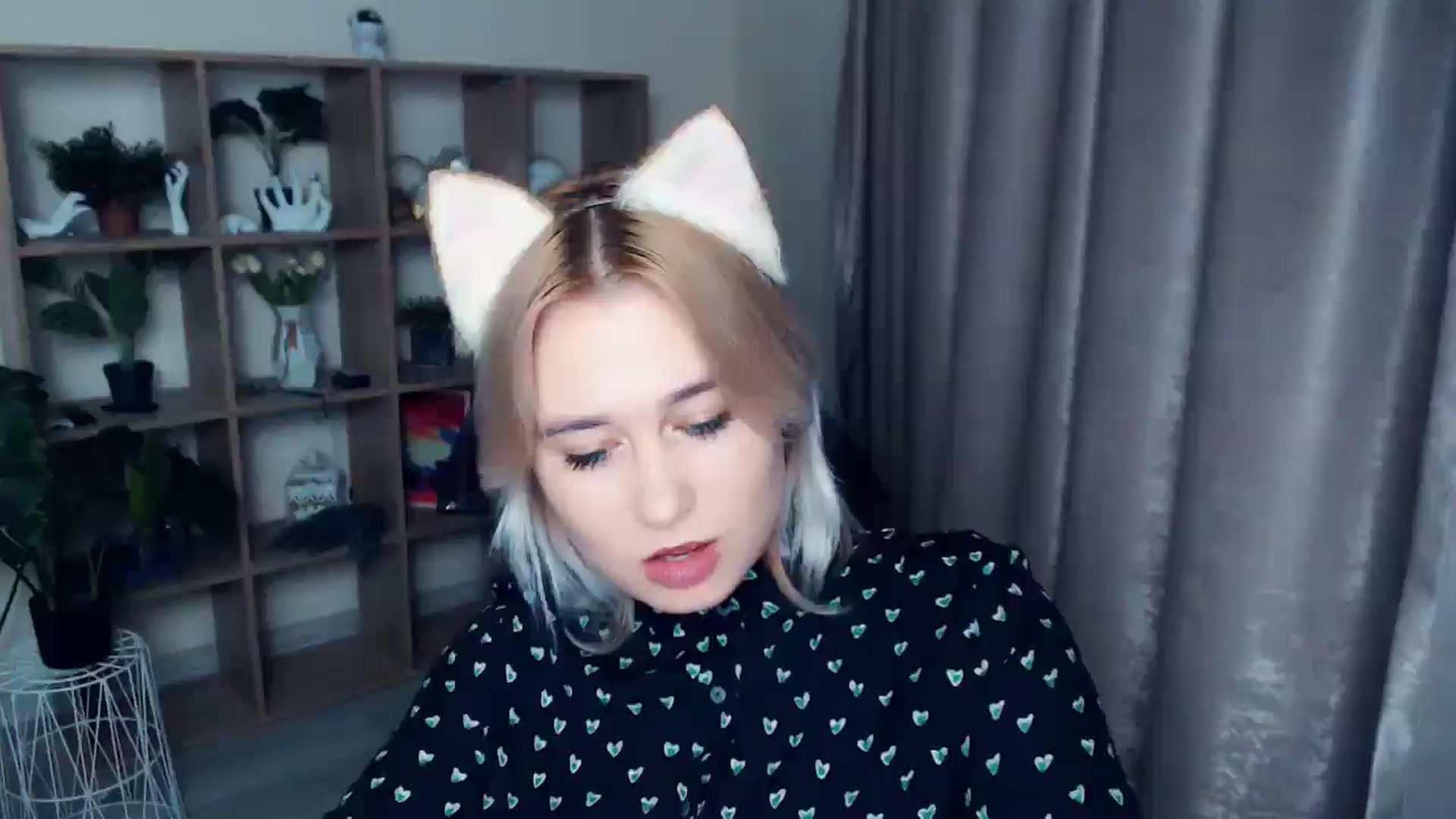 Gallery image thumbnail from Kukla_kolduna's myfreecams stream on, 11/22/2024, 18:08 image 16 of 20