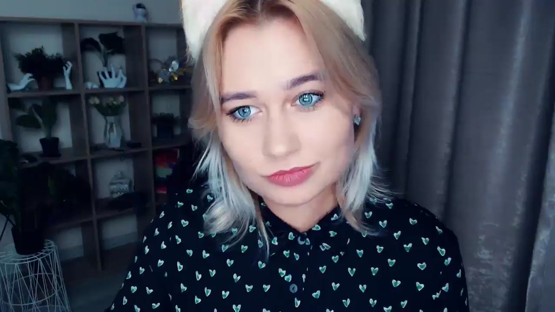 Gallery image thumbnail from Kukla_kolduna's myfreecams stream on, 11/22/2024, 18:08 image 7 of 20