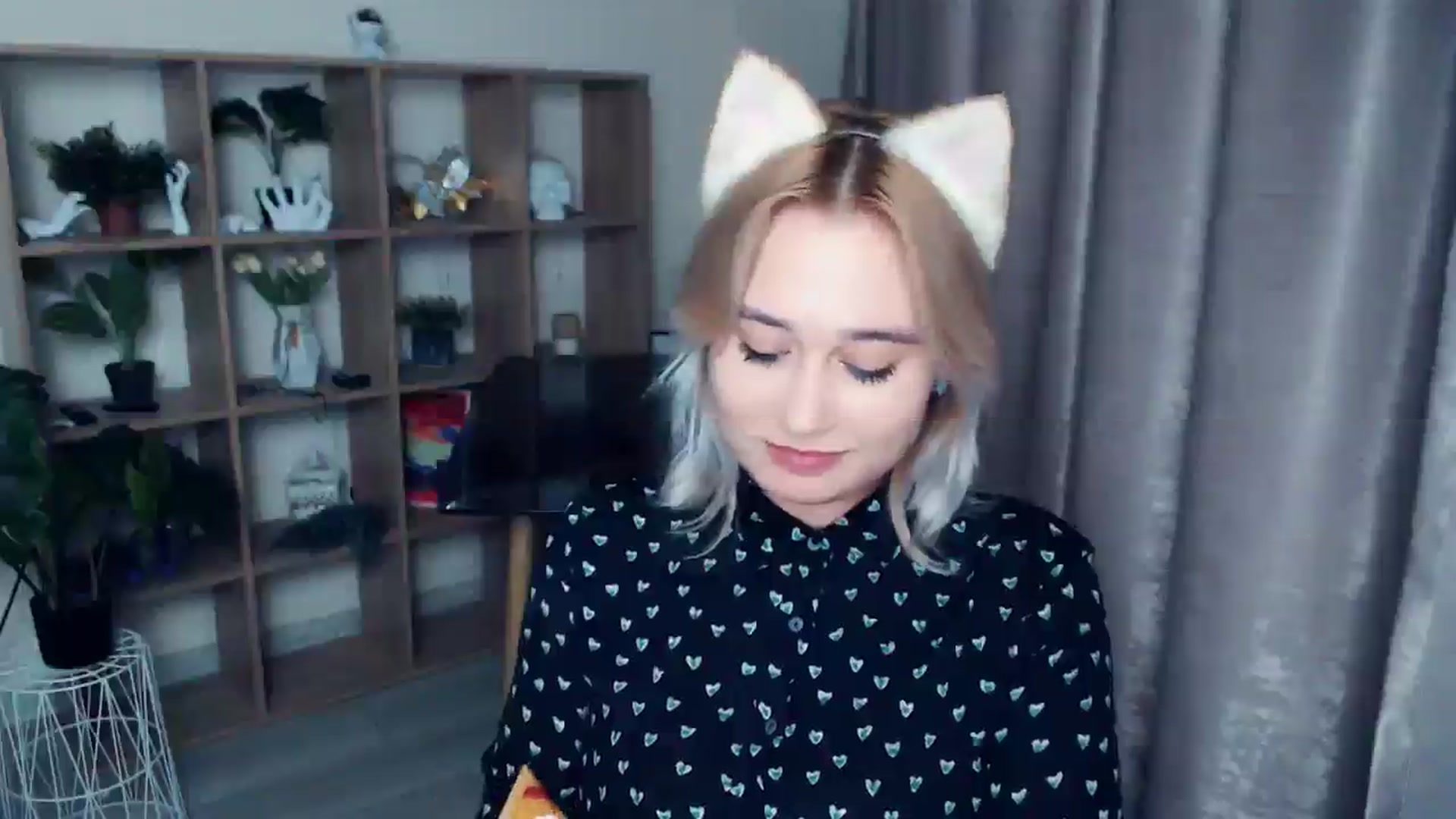 Gallery image thumbnail from Kukla_kolduna's myfreecams stream on, 11/22/2024, 18:08 image 8 of 20