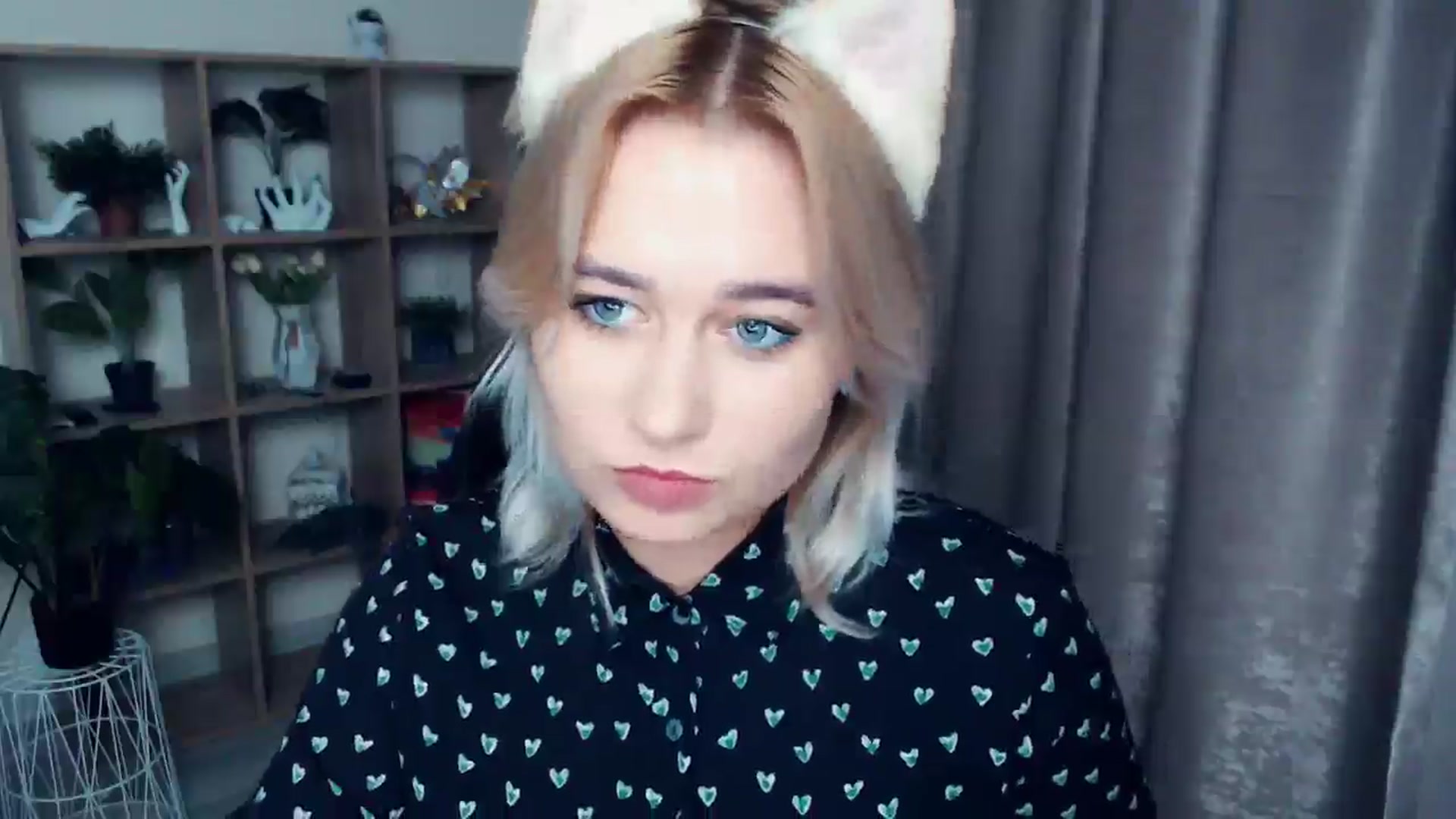 Gallery image thumbnail from Kukla_kolduna's myfreecams stream on, 11/22/2024, 18:08 image 6 of 20