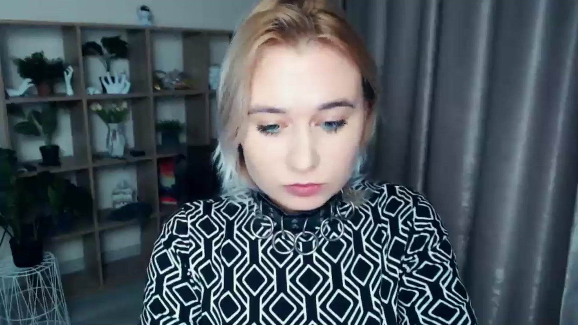 Gallery image thumbnail from Kukla_kolduna's myfreecams stream on, 11/22/2024, 19:26 image 19 of 20