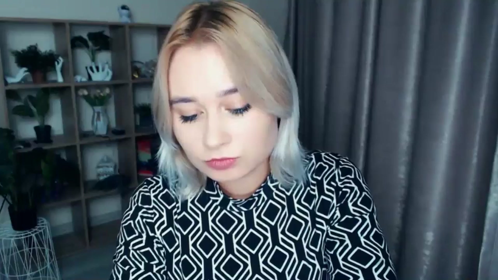 Gallery image thumbnail from Kukla_kolduna's myfreecams stream on, 11/22/2024, 19:26 image 12 of 20