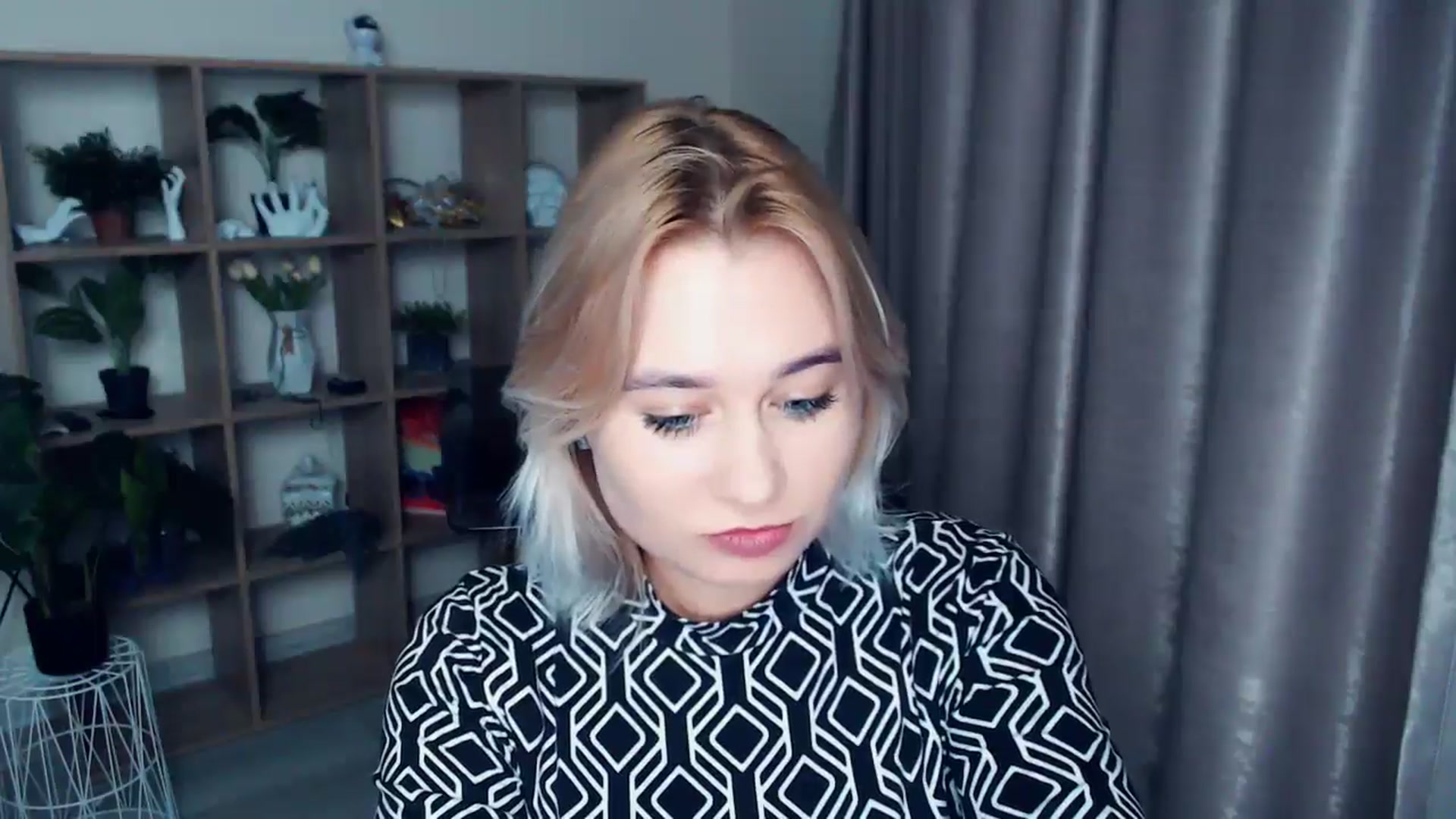Gallery image thumbnail from Kukla_kolduna's myfreecams stream on, 11/22/2024, 19:26 image 5 of 20