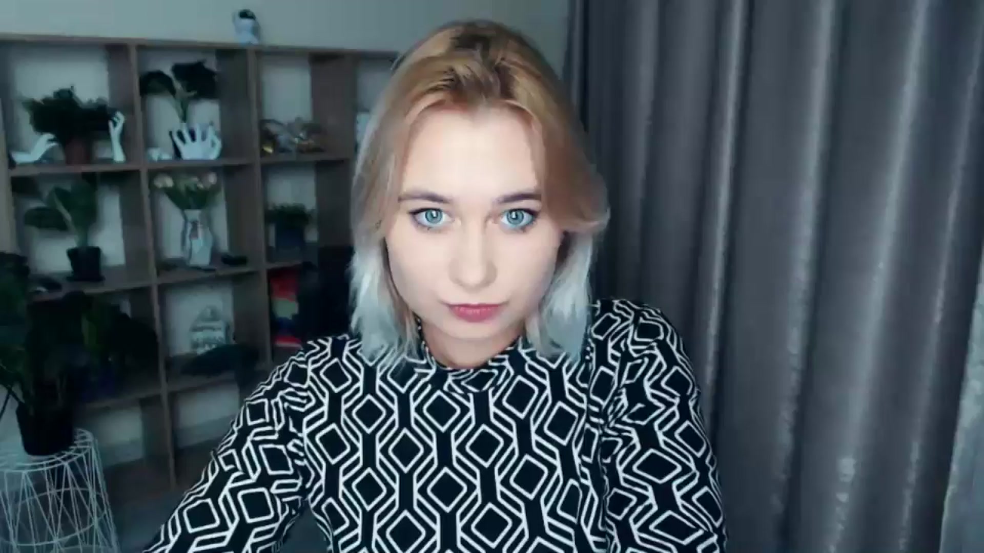 Gallery image thumbnail from Kukla_kolduna's myfreecams stream on, 11/22/2024, 19:26 image 17 of 20