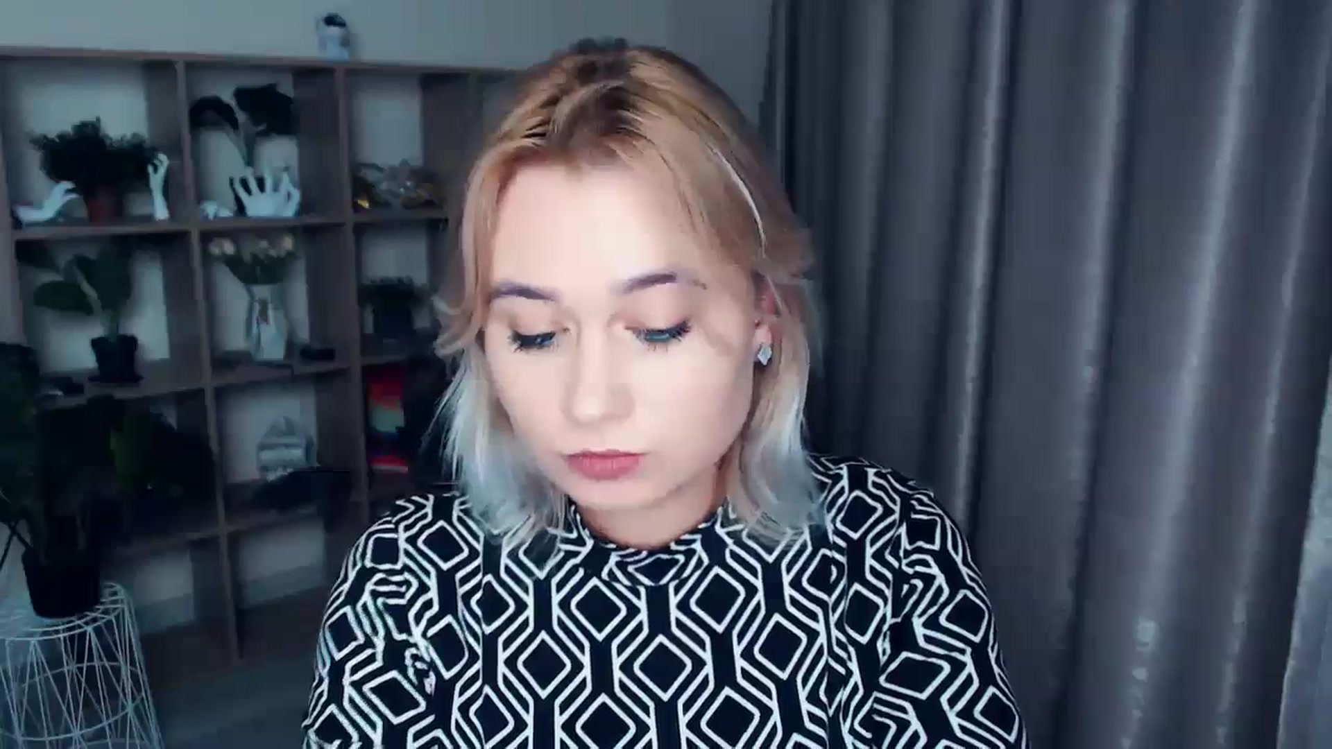 Gallery image thumbnail from Kukla_kolduna's myfreecams stream on, 11/22/2024, 19:26 image 2 of 20