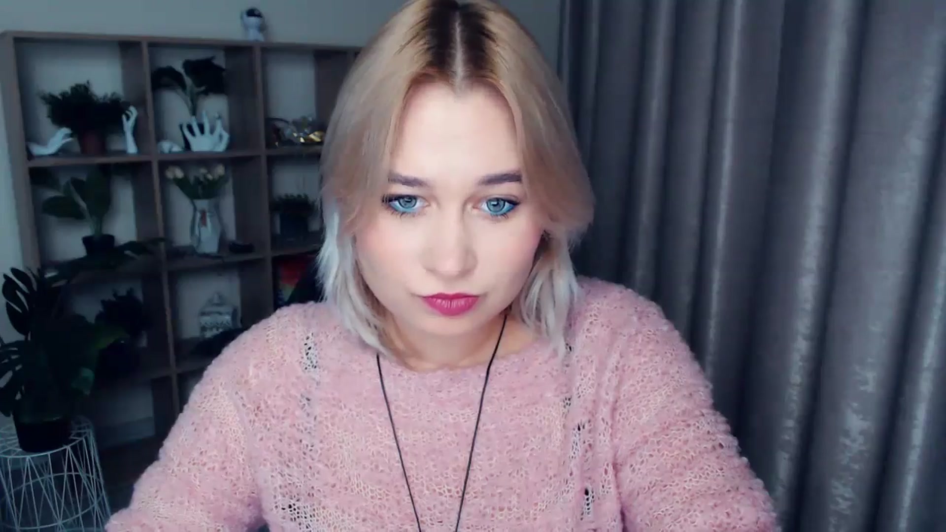 Gallery image thumbnail from Kukla_kolduna's myfreecams stream on, 11/24/2024, 17:27 image 10 of 20