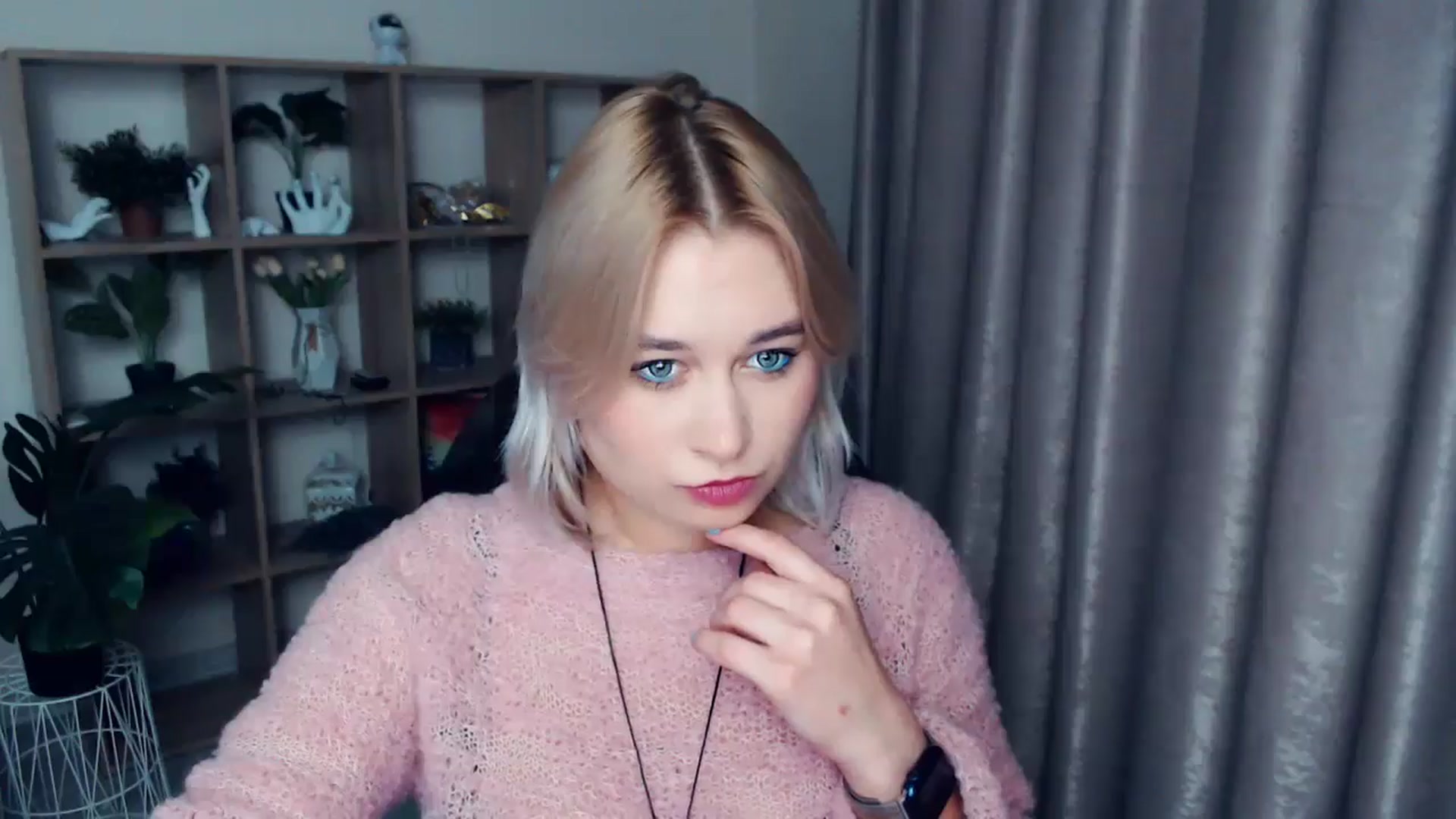 Gallery image thumbnail from Kukla_kolduna's myfreecams stream on, 11/24/2024, 17:27 image 7 of 20