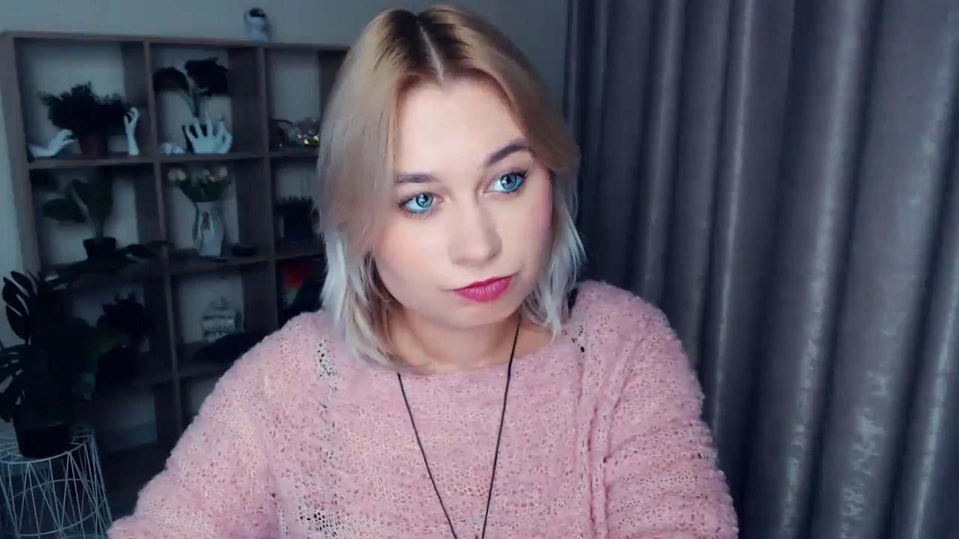 Gallery image thumbnail from Kukla_kolduna's myfreecams stream on, 11/24/2024, 17:27 image 13 of 20