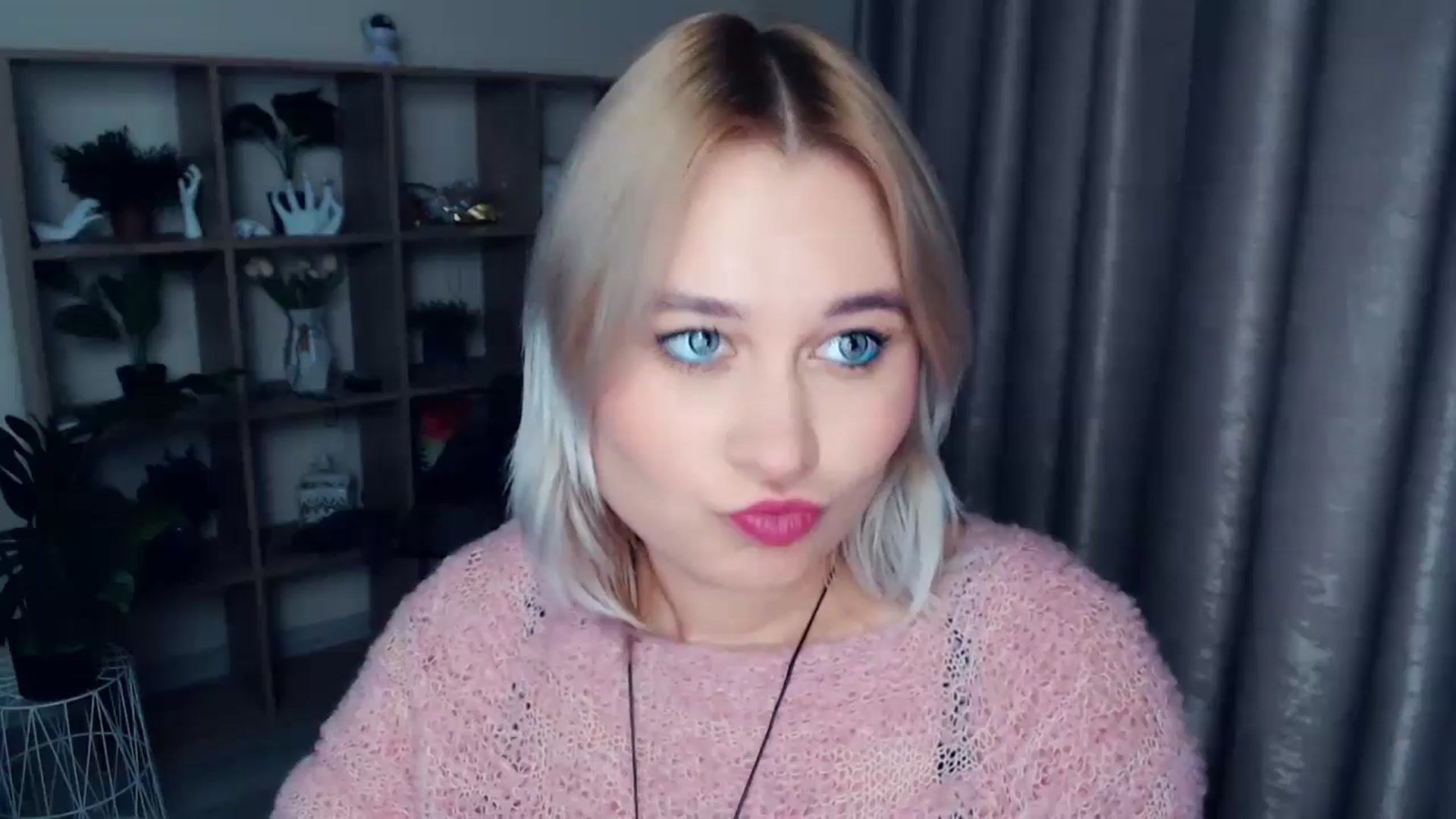 Gallery image thumbnail from Kukla_kolduna's myfreecams stream on, 11/24/2024, 17:27 image 1 of 20