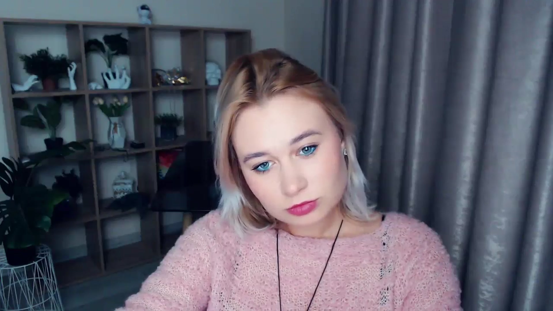 Gallery image thumbnail from Kukla_kolduna's myfreecams stream on, 11/24/2024, 17:27 image 3 of 20